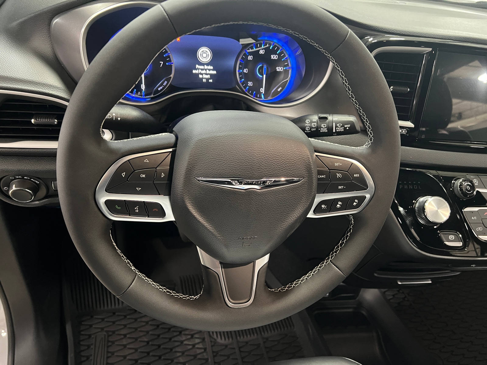 Thumbnail: 2026 Chrysler Voyager - 4