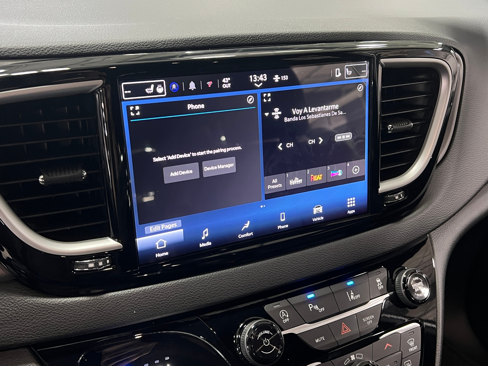 Thumbnail: 2026 Chrysler Voyager - 3