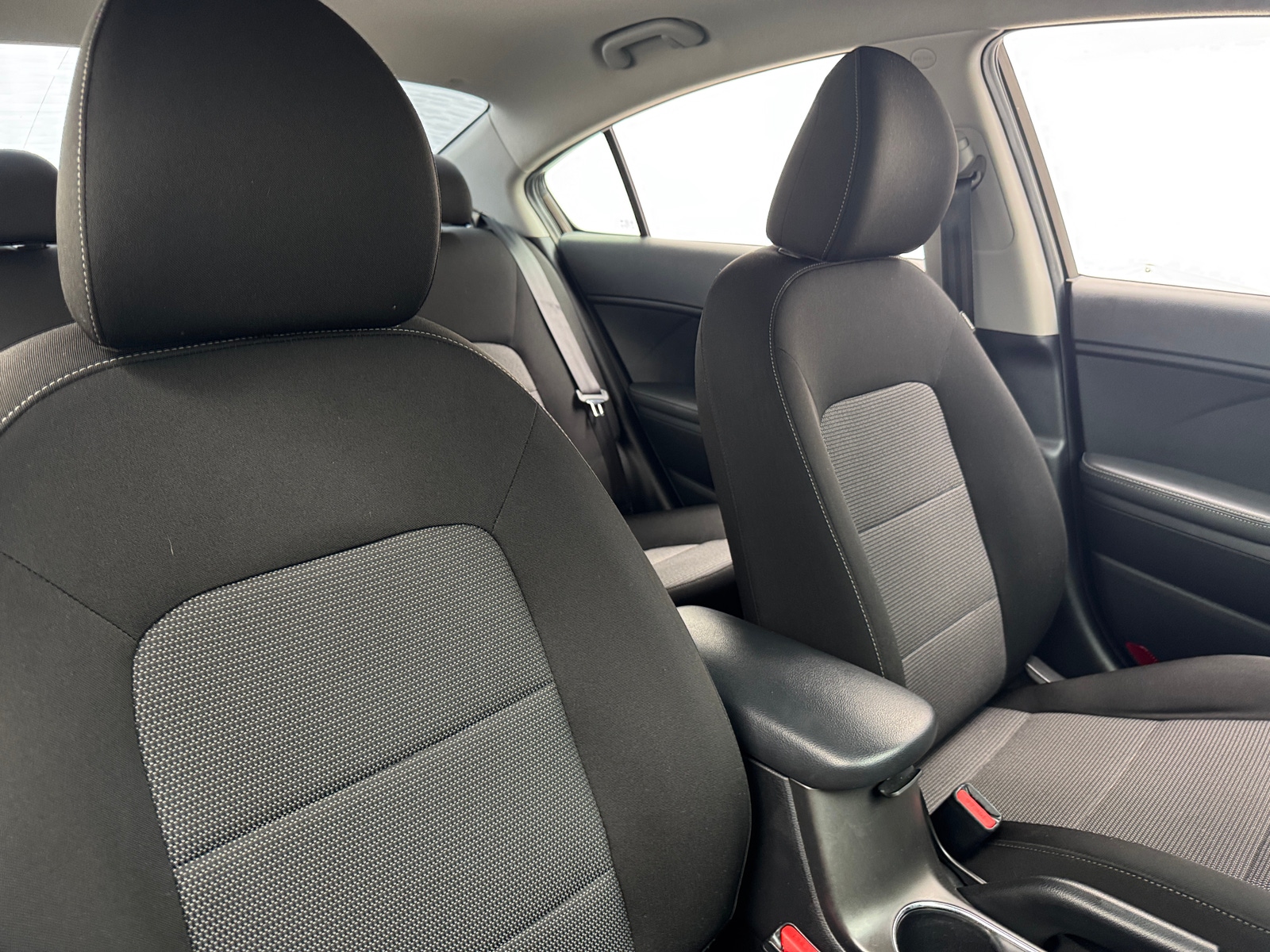 Thumbnail: 2017 Kia Forte - 2