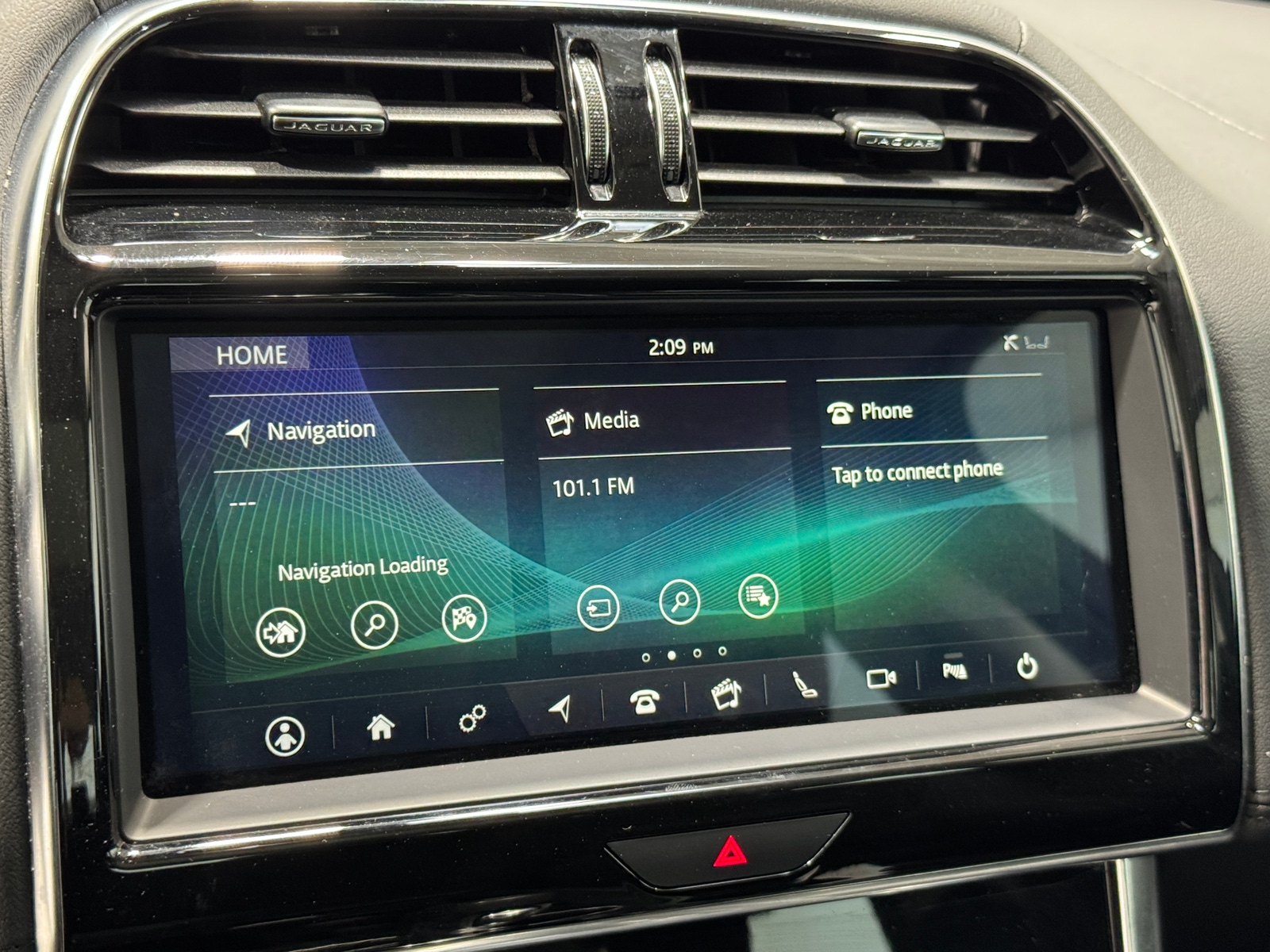 Thumbnail: 2020 Jaguar XE - 3