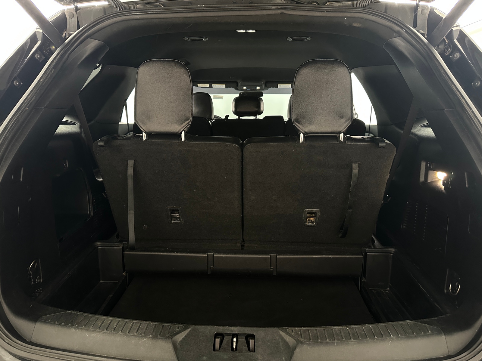 Thumbnail: 2020 Ford Explorer - 6