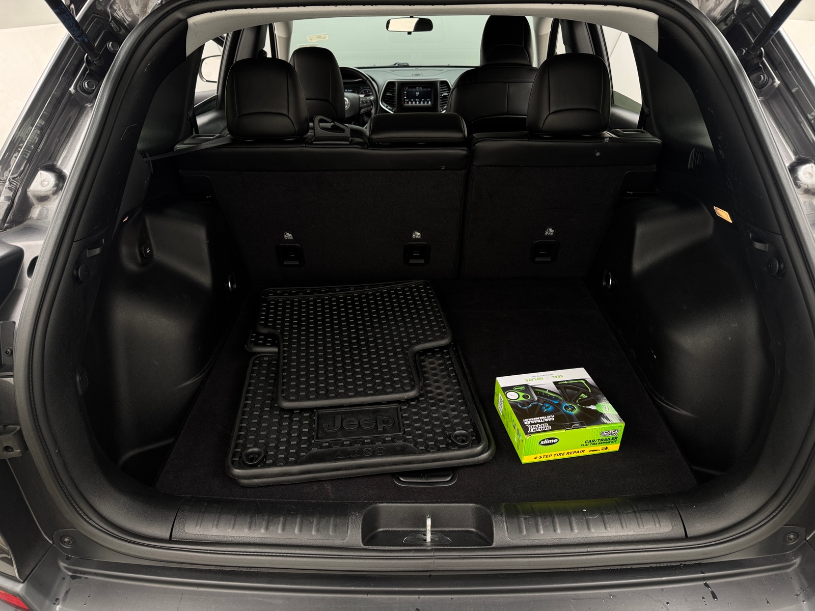 Thumbnail: 2020 Jeep Cherokee - 7