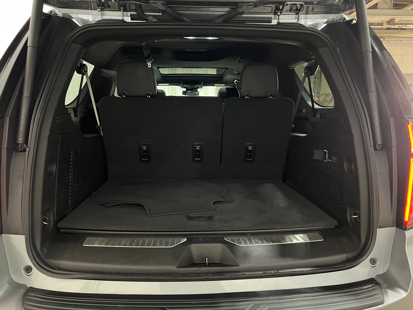 Thumbnail: 2024 Chevrolet Suburban - 6