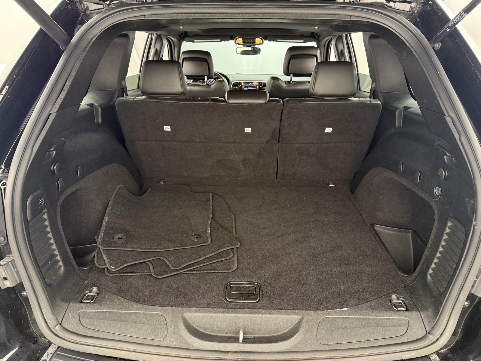 Thumbnail: 2020 Jeep Grand Cherokee - 7