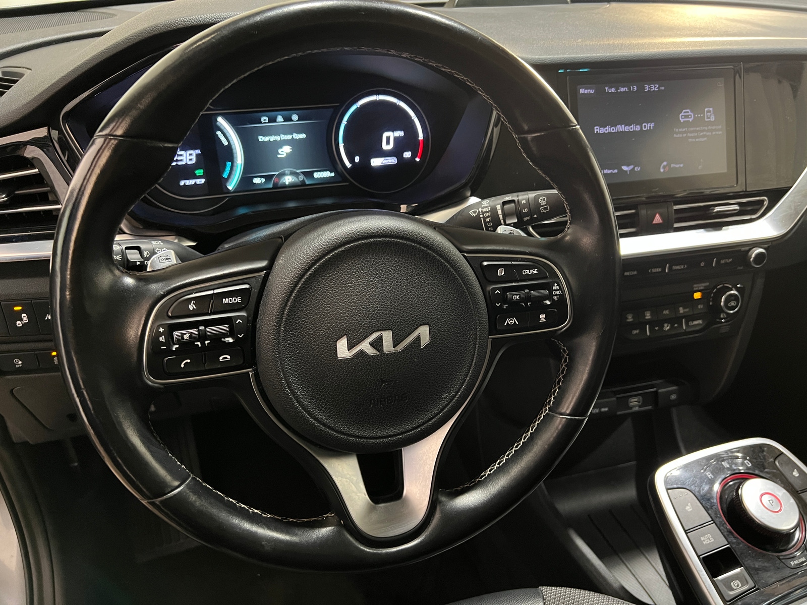 Thumbnail: 2022 Kia Niro - 4