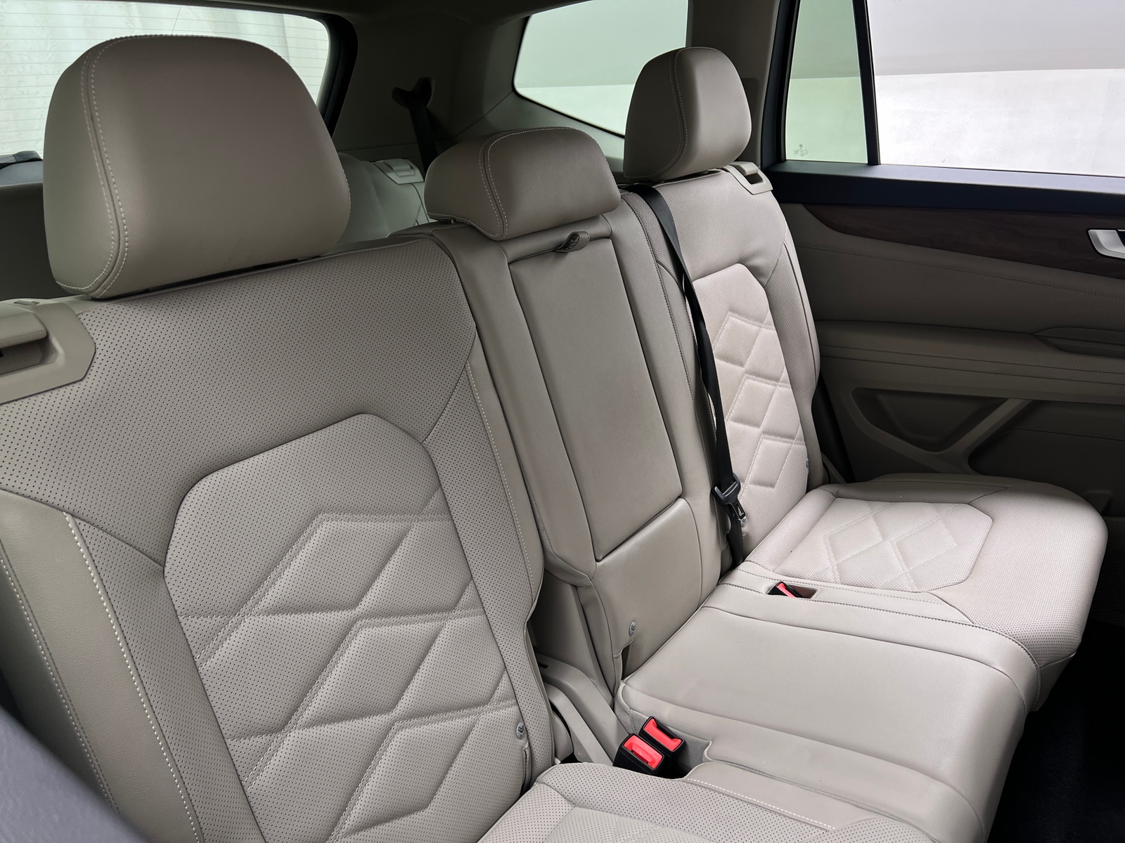 Thumbnail: 2024 Volkswagen Atlas - 5