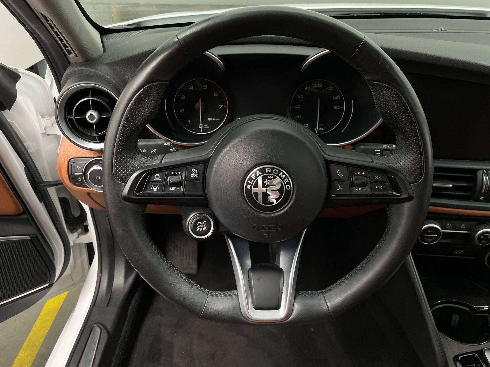 Thumbnail: 2020 Alfa Romeo Giulia - 4