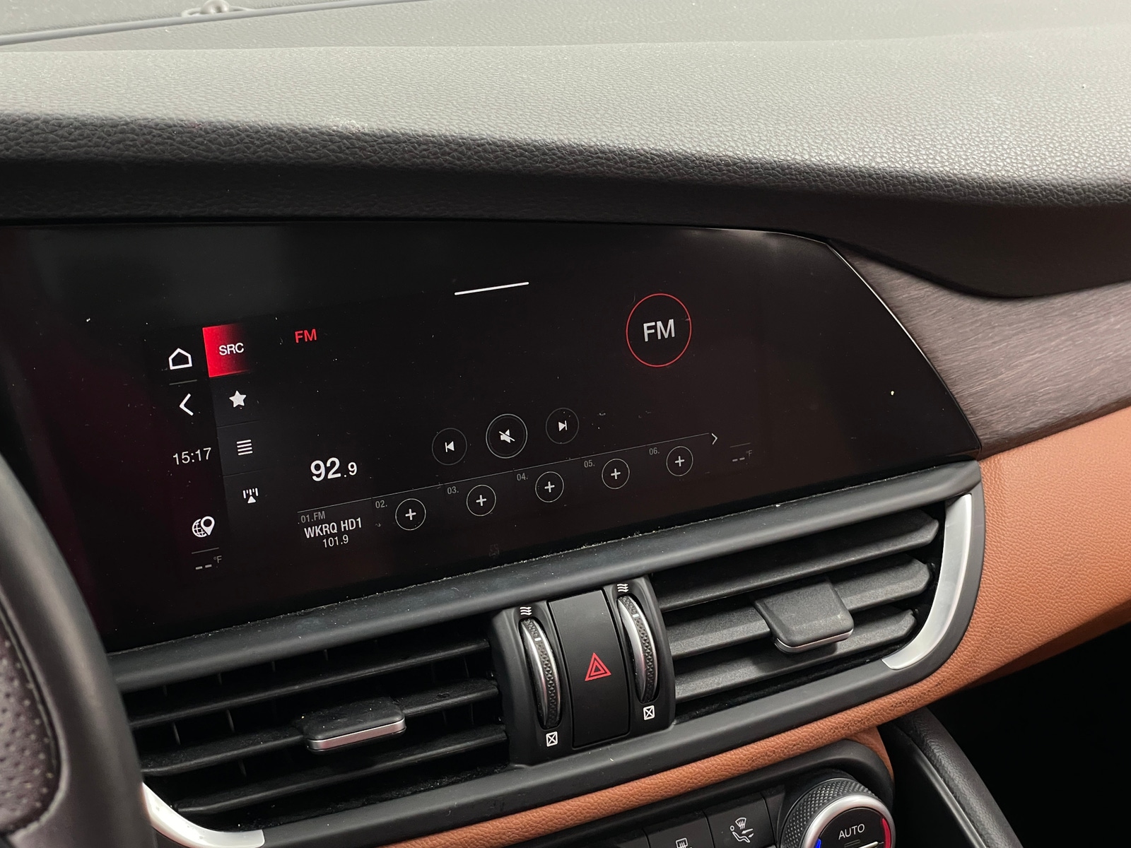 Thumbnail: 2020 Alfa Romeo Giulia - 3