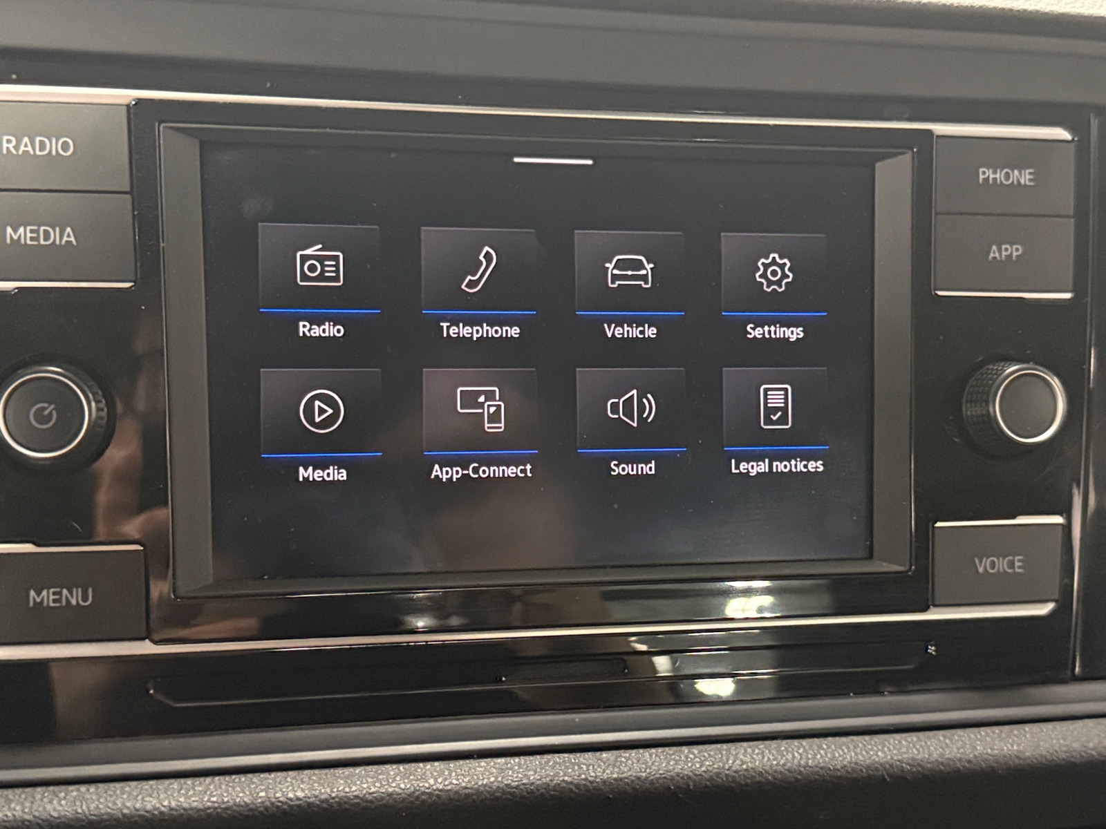 Thumbnail: 2024 Volkswagen Jetta - 4