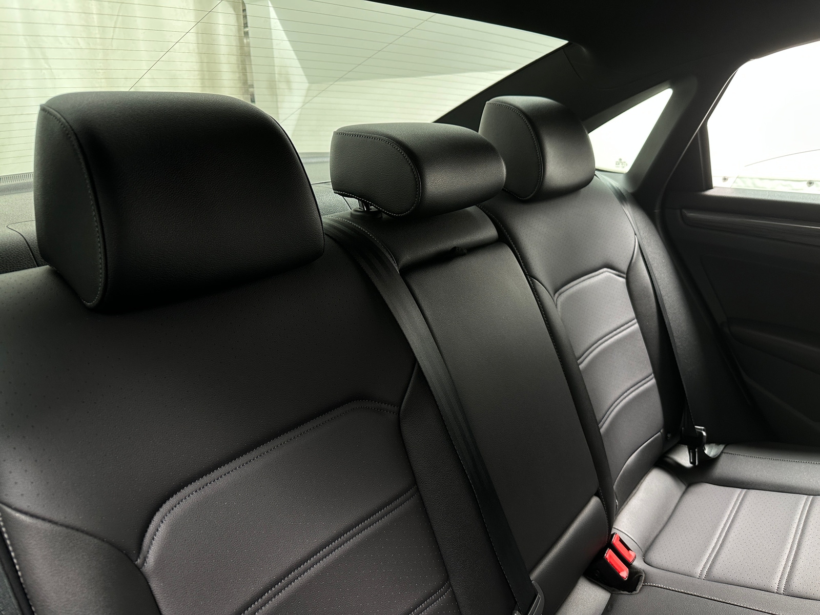 Thumbnail: 2022 Volkswagen Passat - 5