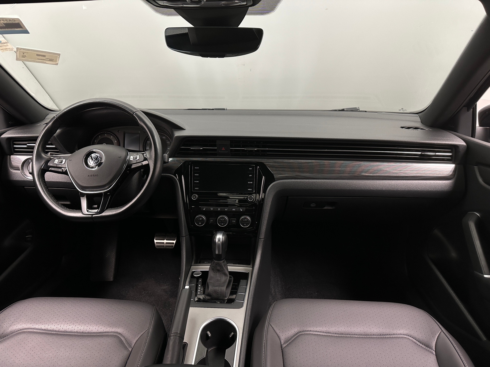 Thumbnail: 2022 Volkswagen Passat - 2