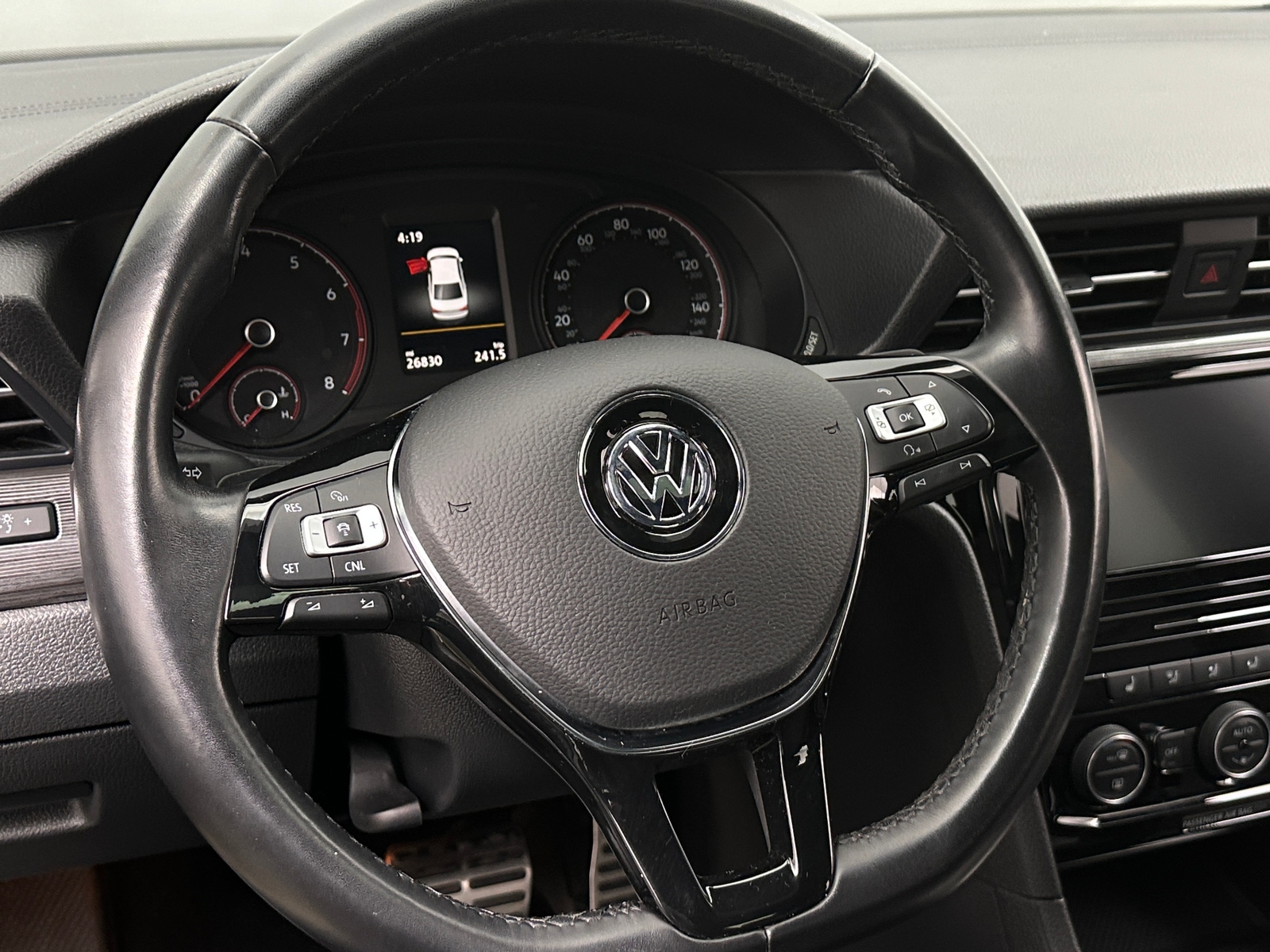 Thumbnail: 2022 Volkswagen Passat - 4