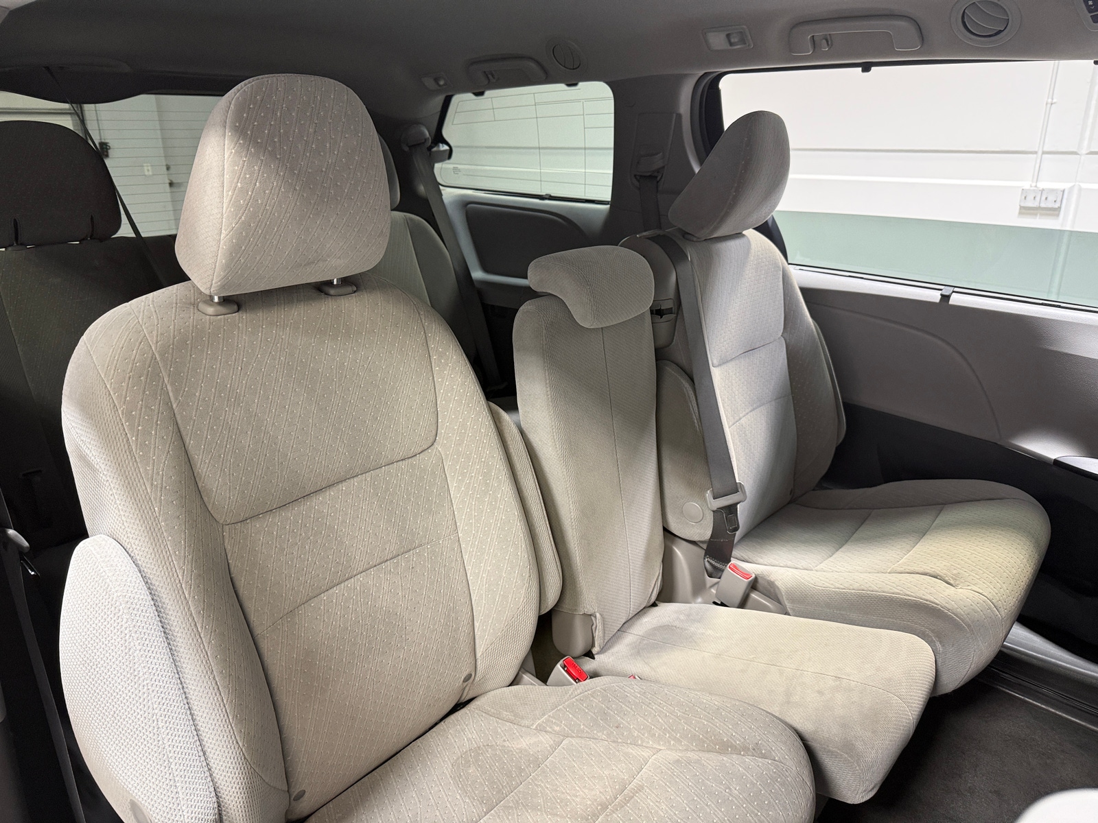 Thumbnail: 2018 Toyota Sienna - 6