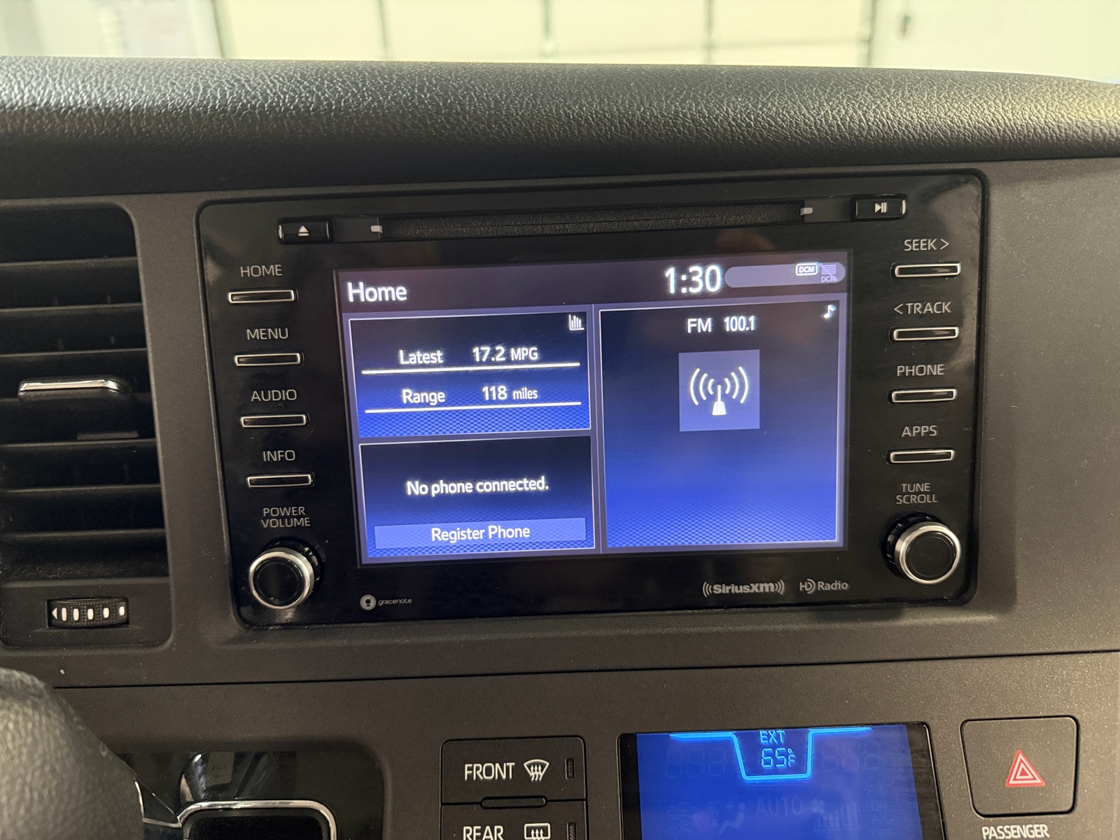 Thumbnail: 2018 Toyota Sienna - 4