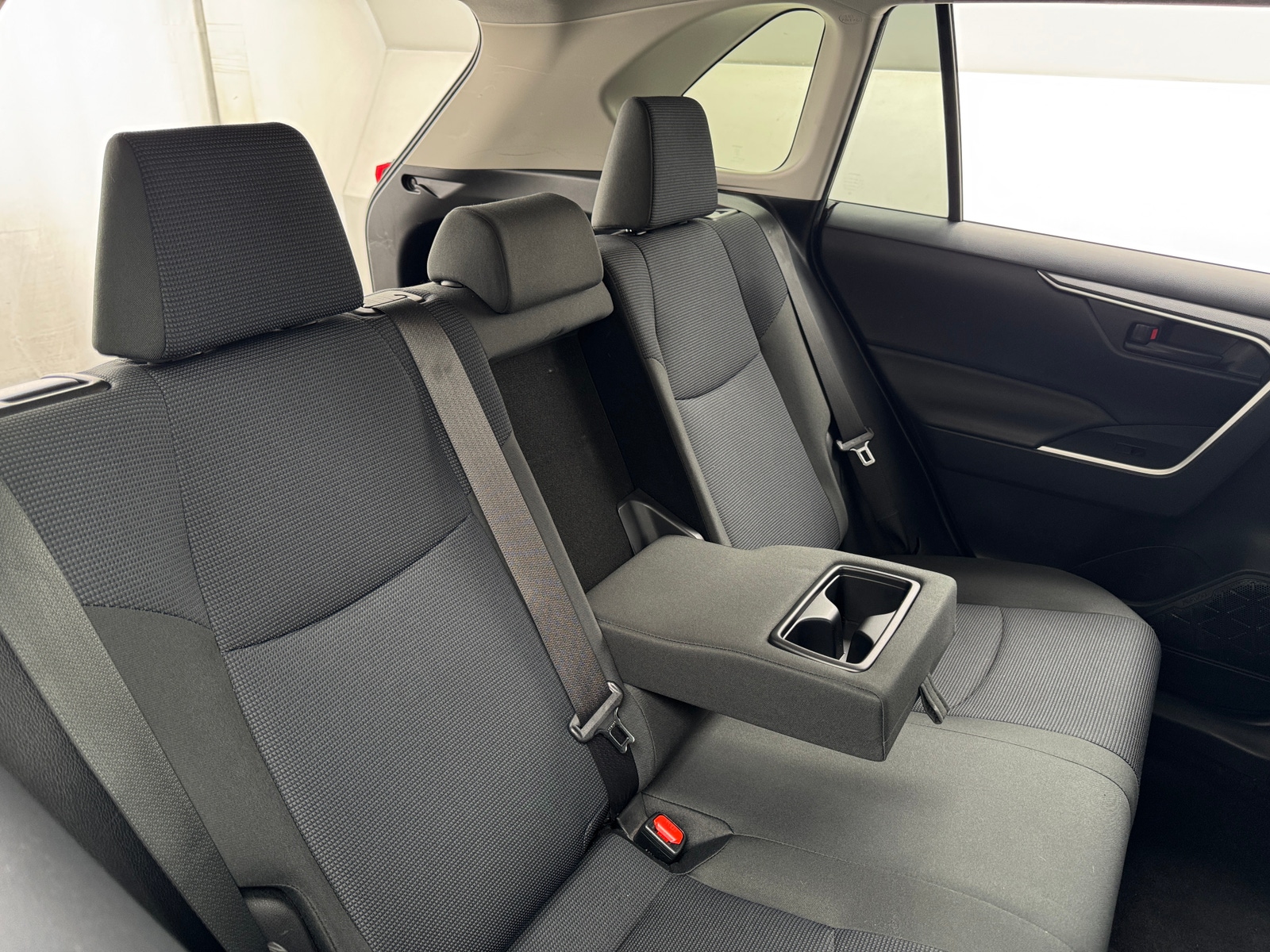 Thumbnail: 2019 Toyota RAV4 - 6