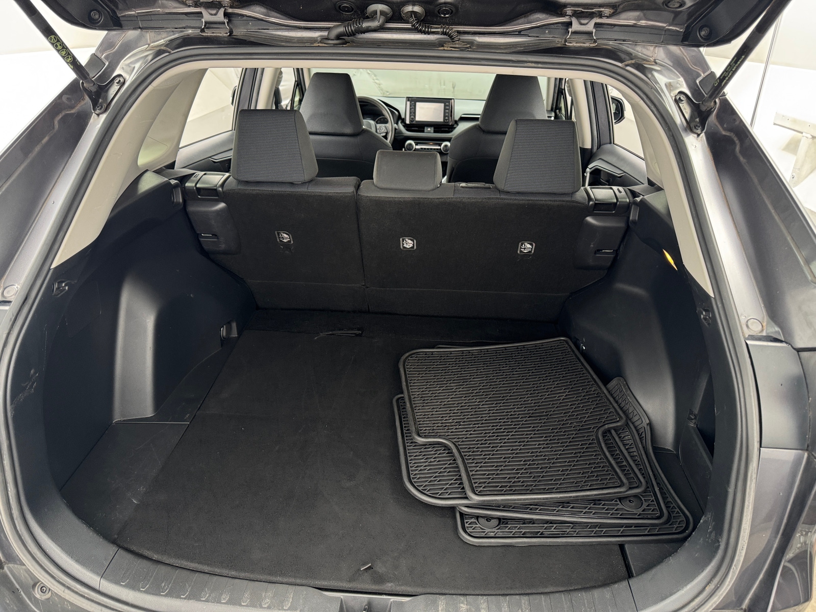 Thumbnail: 2019 Toyota RAV4 - 7