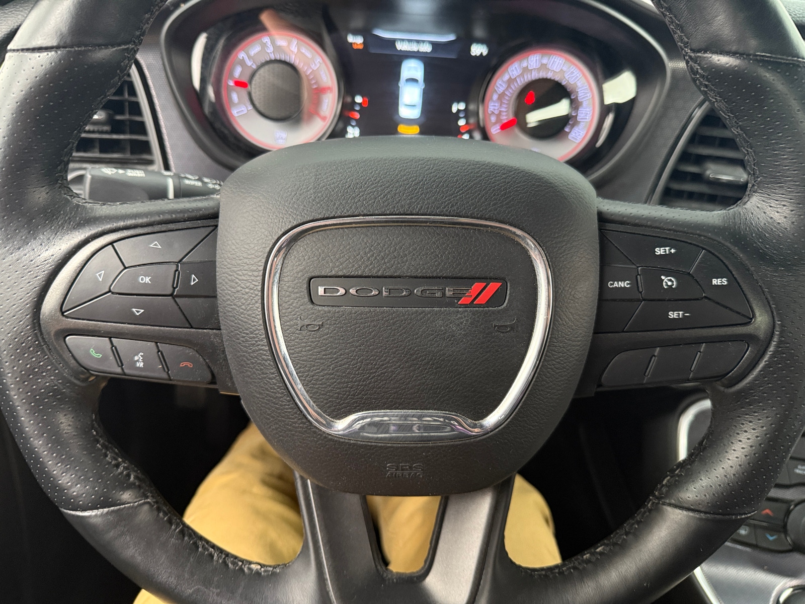 Thumbnail: 2017 Dodge Challenger - 4