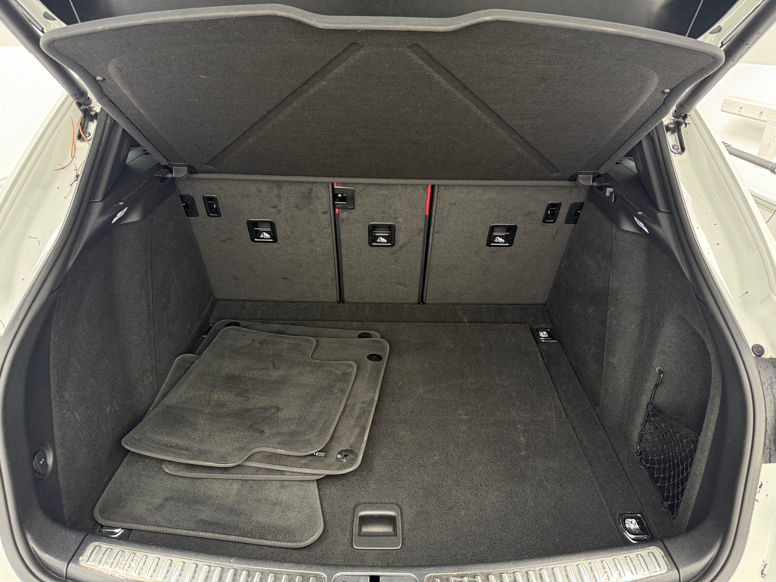 Thumbnail: 2022 Porsche Macan - 7