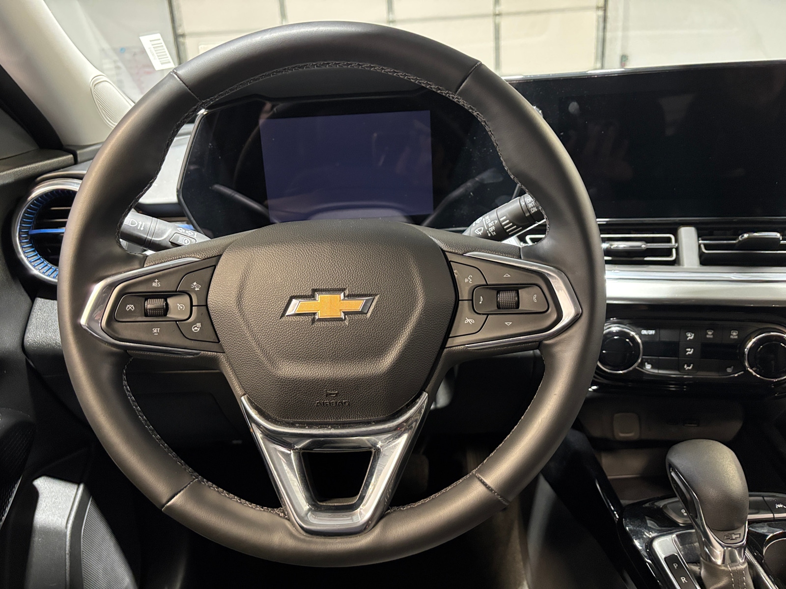 Thumbnail: 2025 Chevrolet Trax - 5