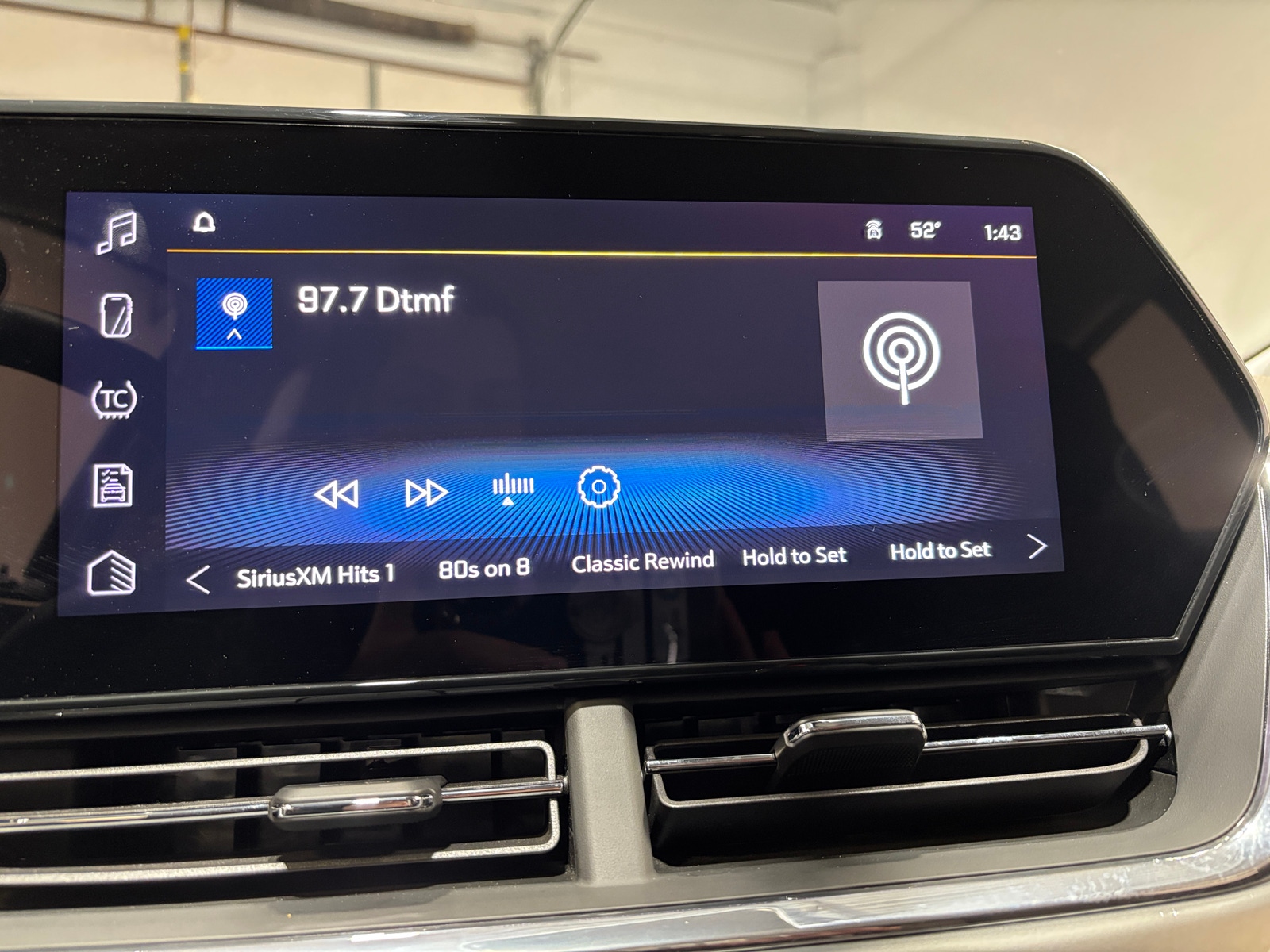 Thumbnail: 2025 Chevrolet Trax - 4