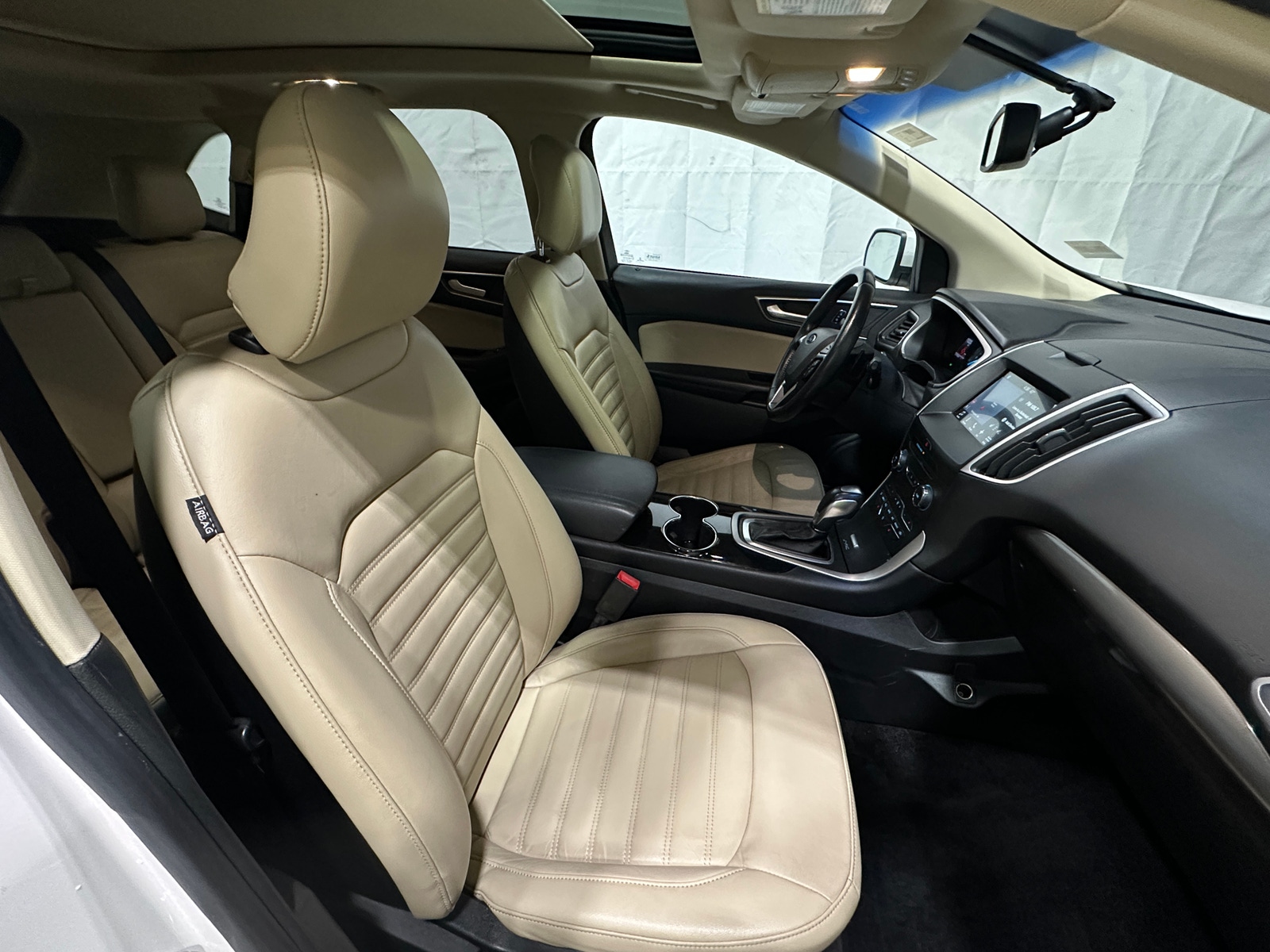 Thumbnail: 2016 Ford Edge - 2