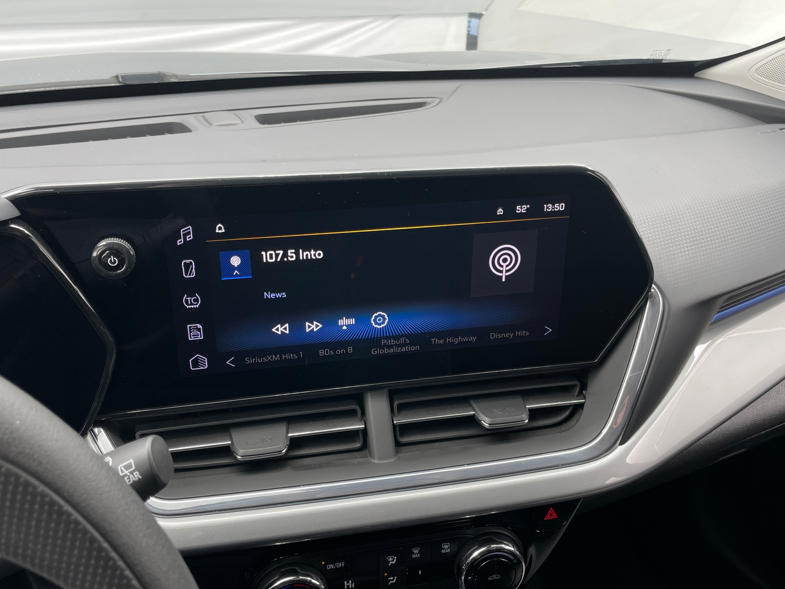 Thumbnail: 2025 Chevrolet Trax - 4