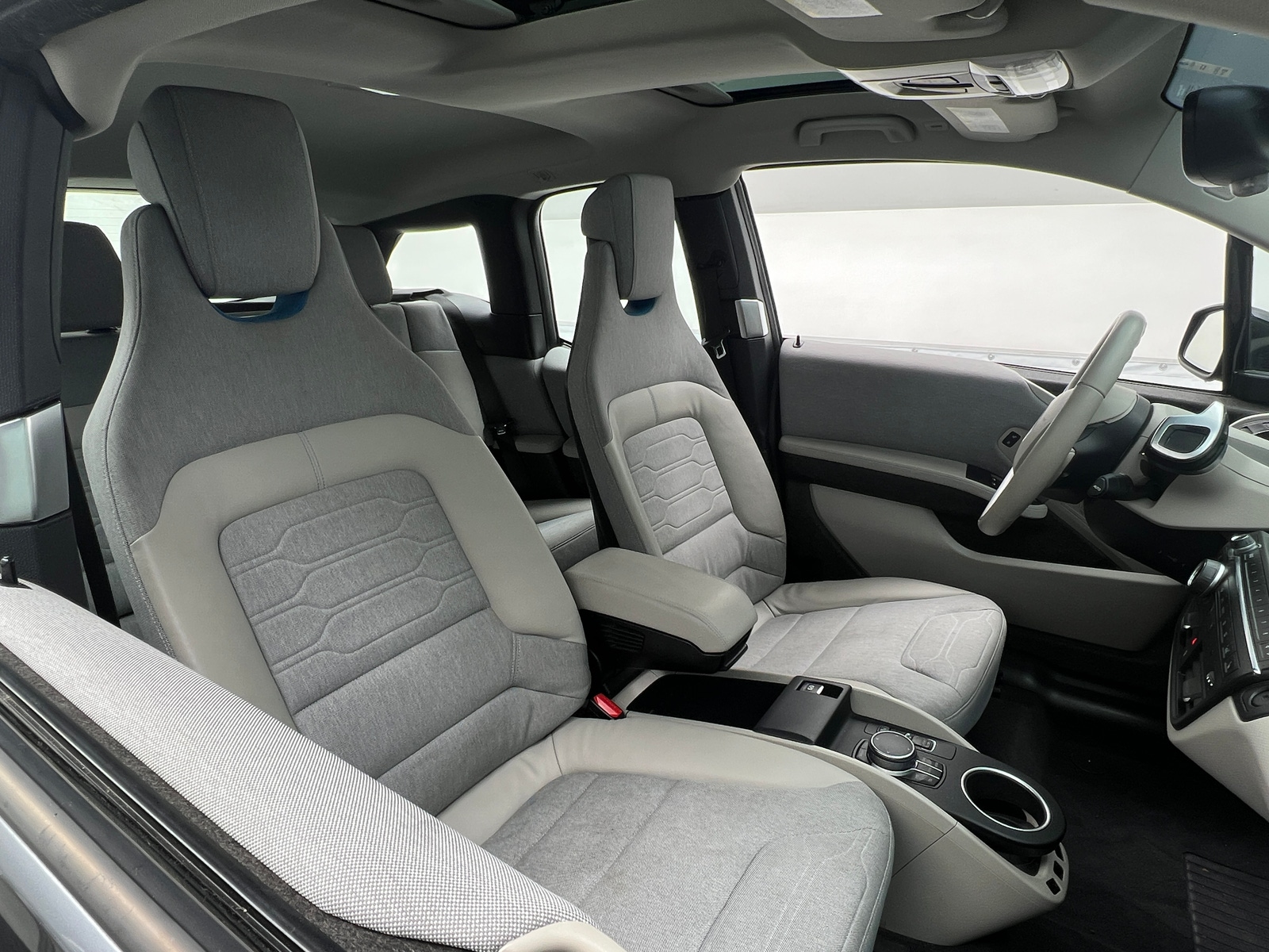 Thumbnail: 2017 BMW i3 - 2