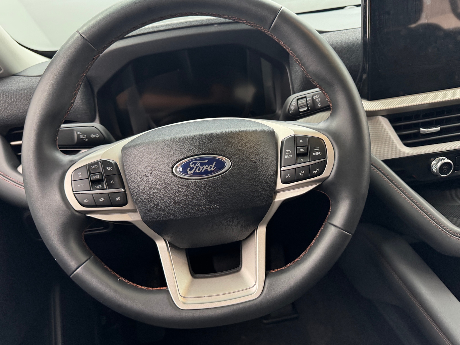 Thumbnail: 2025 Ford Explorer - 5