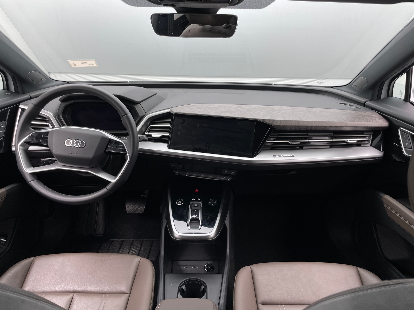 Thumbnail: 2025 Audi Q4 e-tron - 2