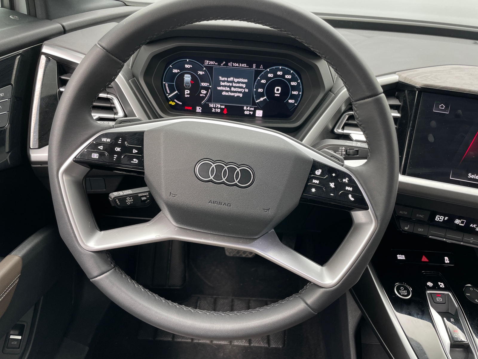 Thumbnail: 2025 Audi Q4 e-tron - 4