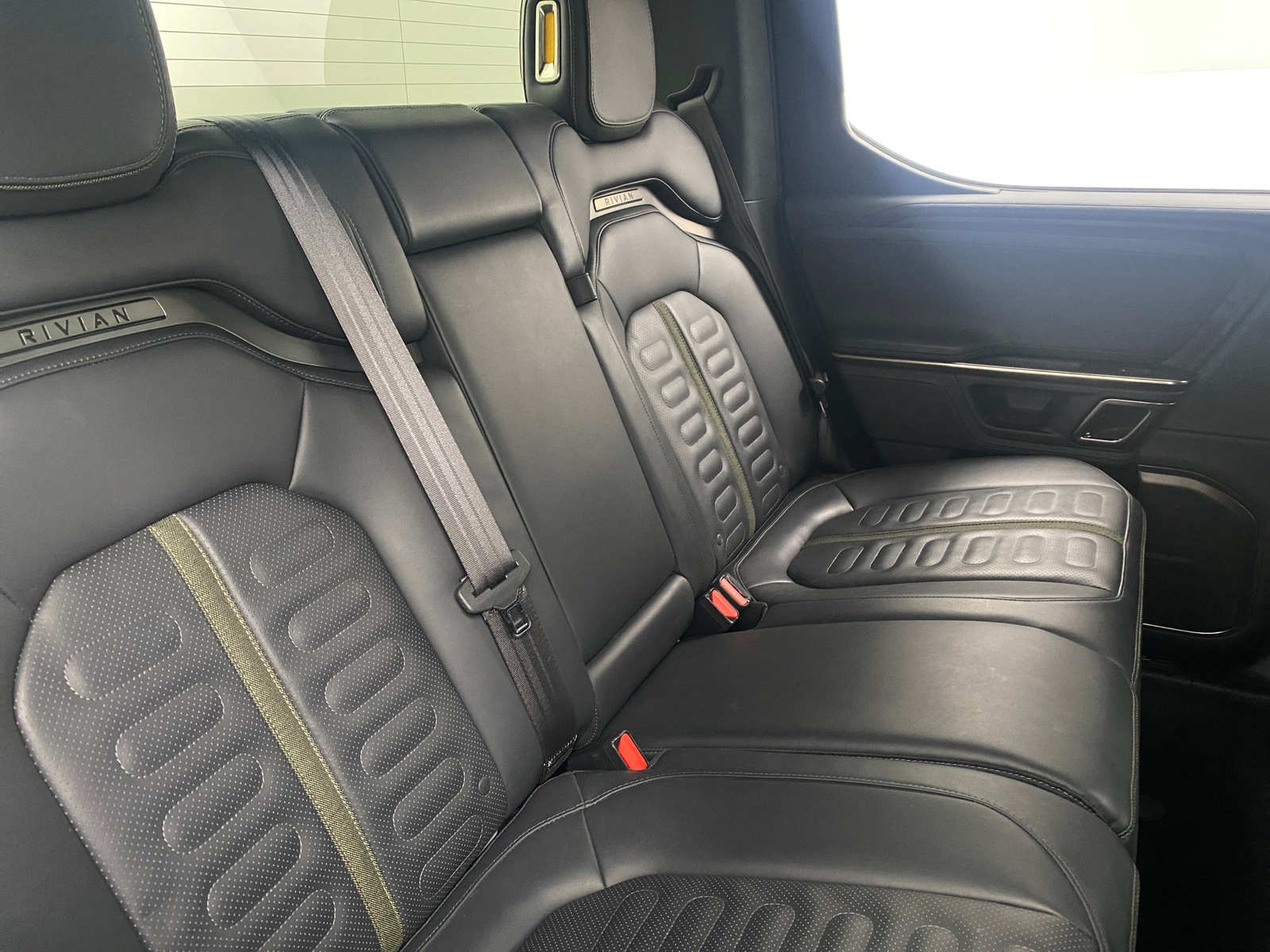 Thumbnail: 2022 Rivian R1T - 5