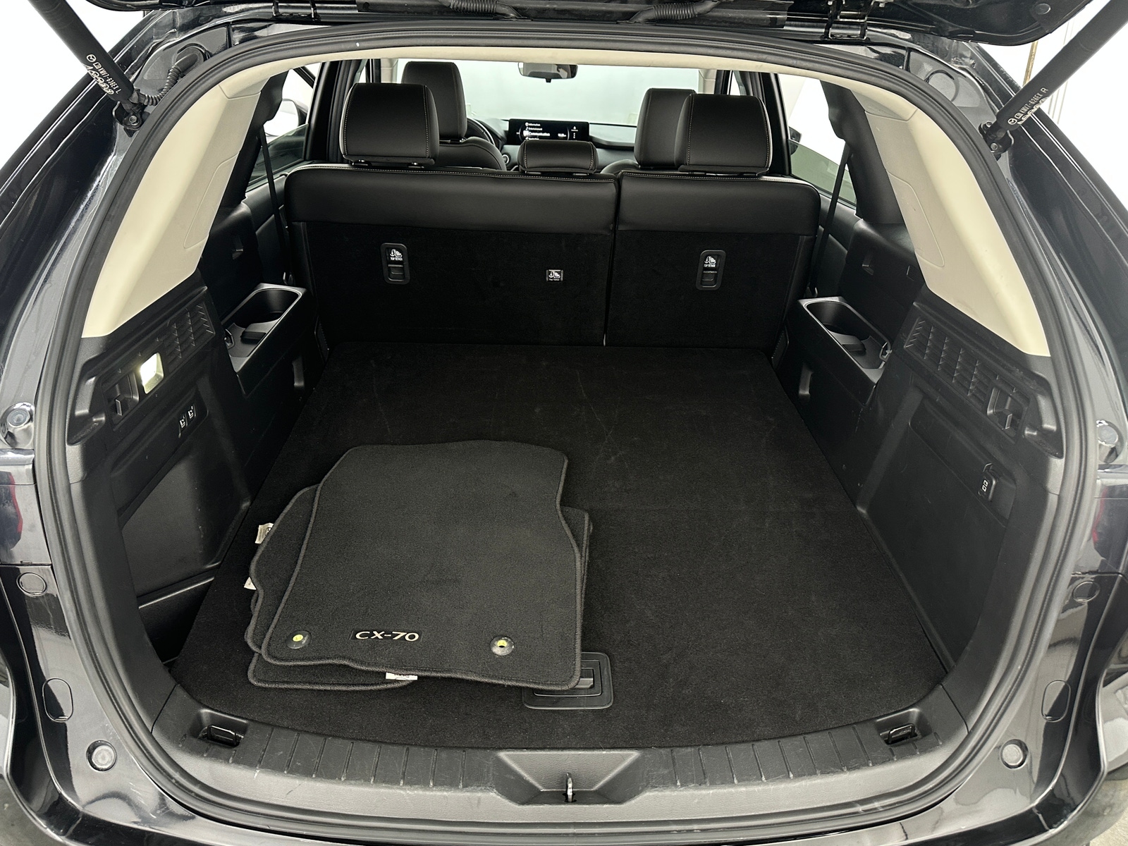 Thumbnail: 2025 Mazda CX-70 - 6