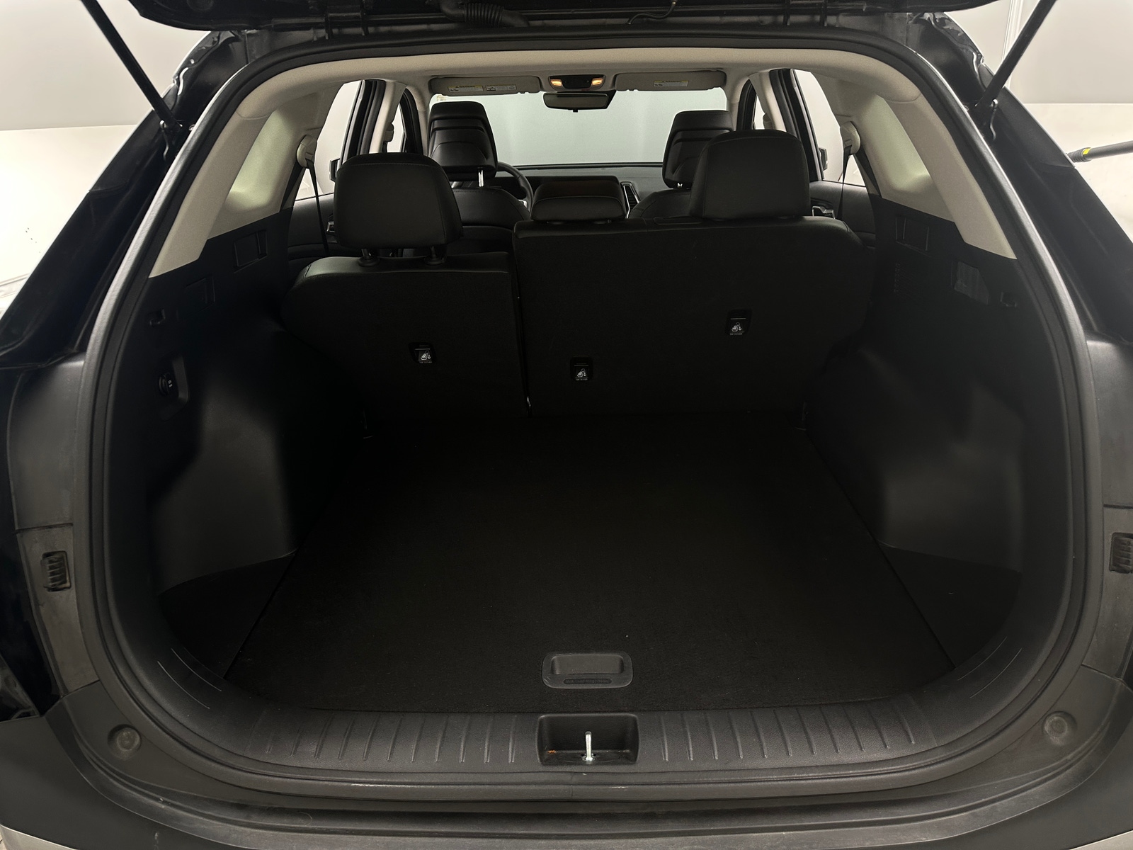 Thumbnail: 2023 Kia Sportage - 6