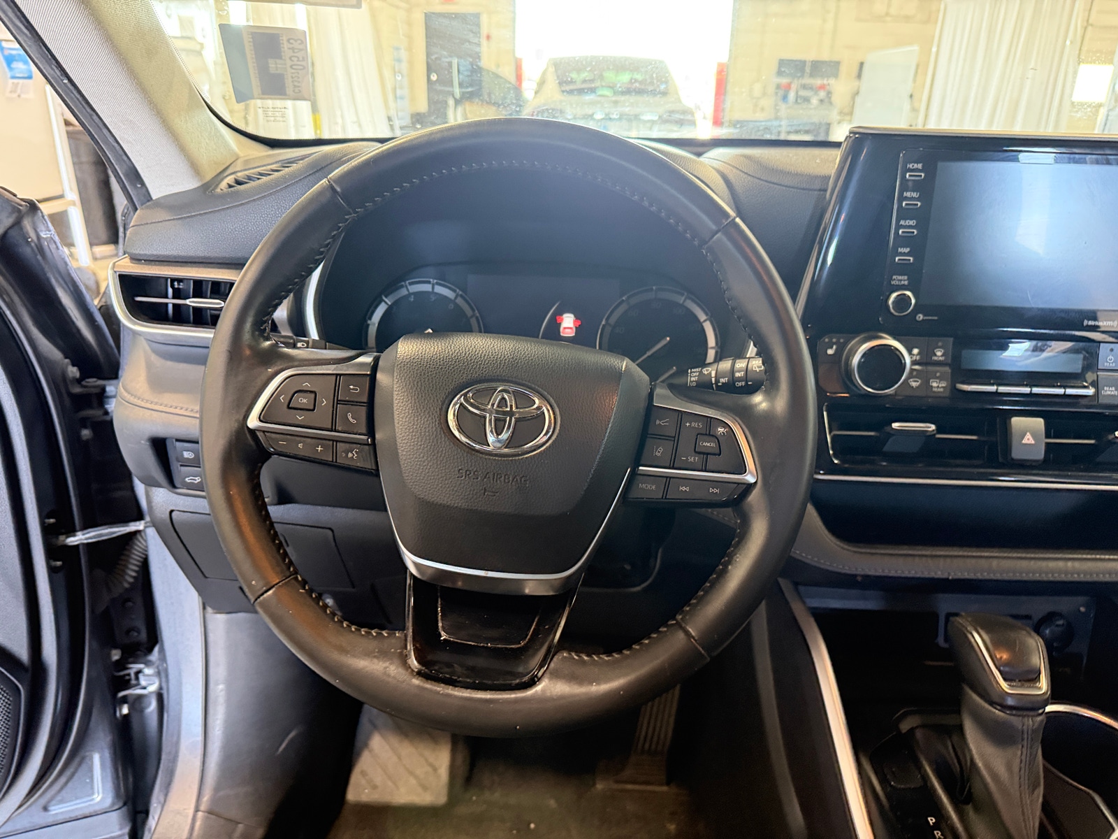 Thumbnail: 2020 Toyota Highlander - 4