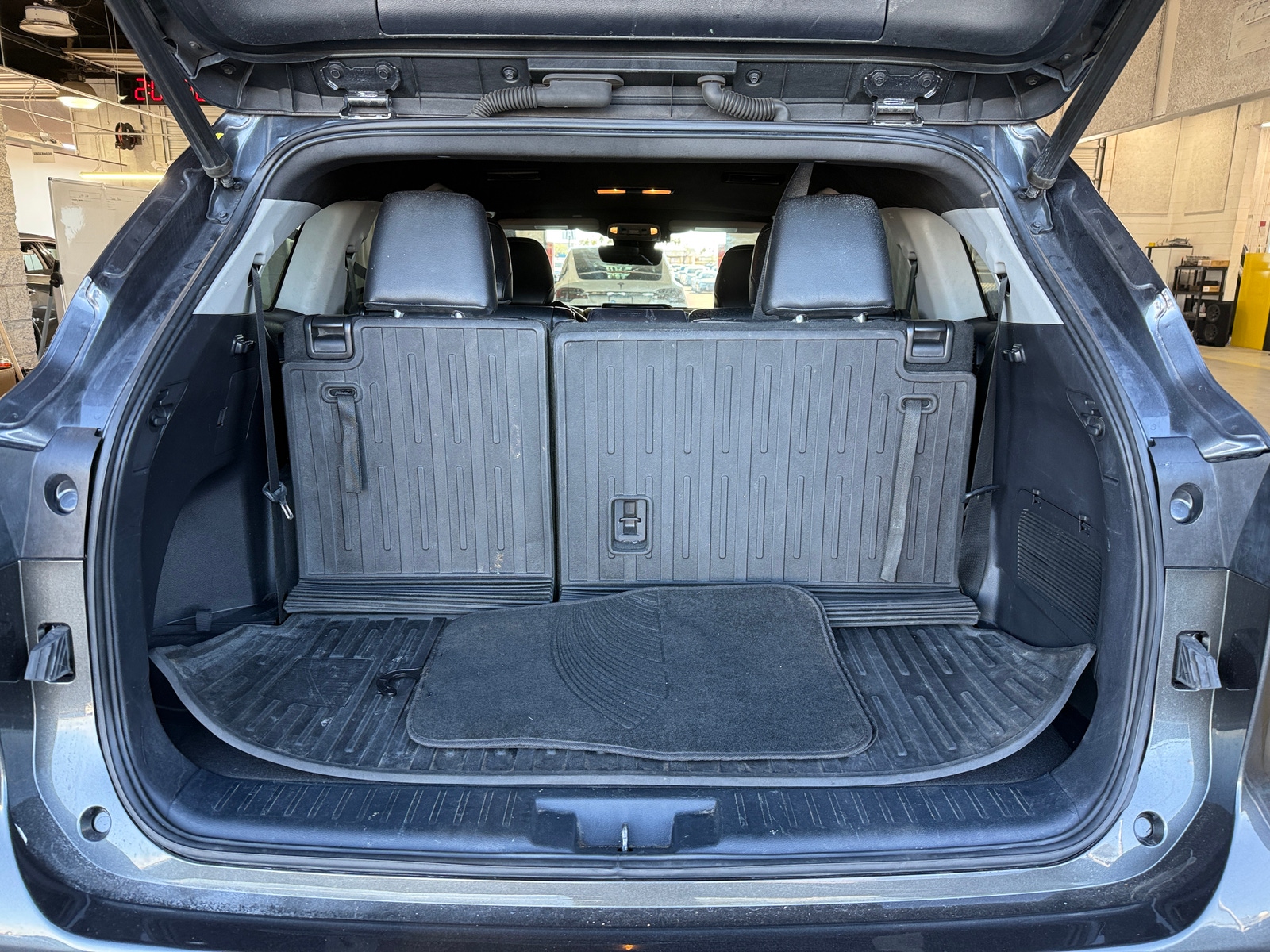 Thumbnail: 2020 Toyota Highlander - 6