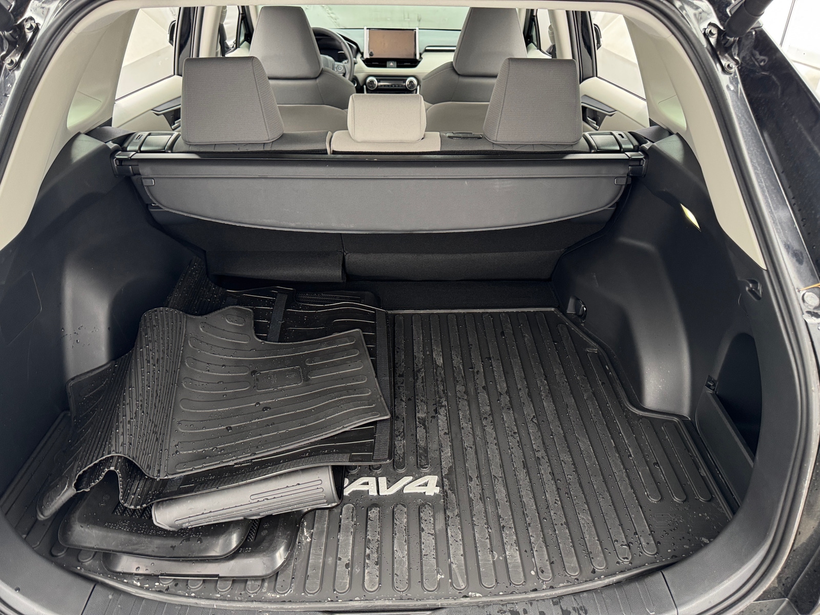 Thumbnail: 2025 Toyota RAV4 - 7