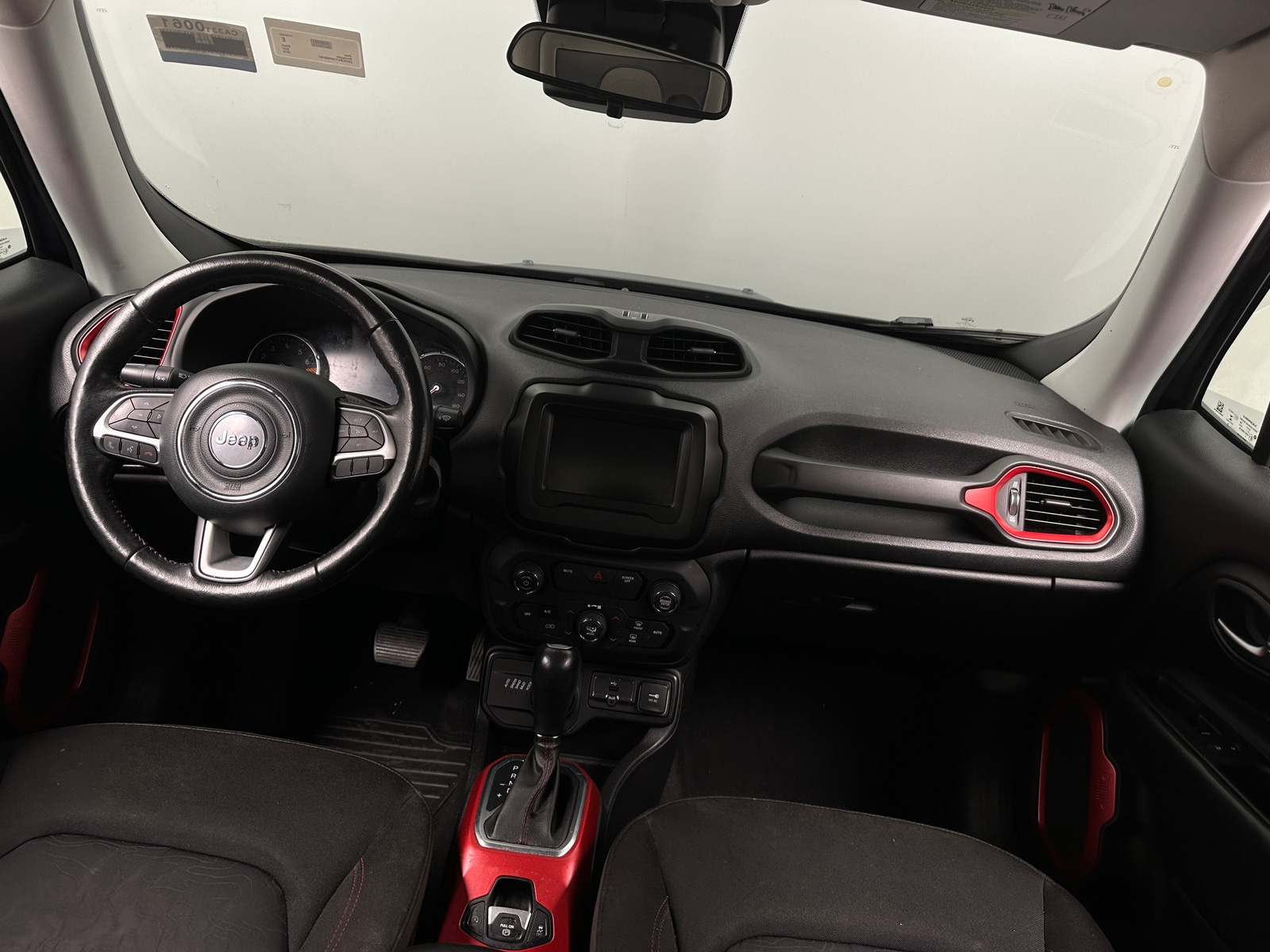 Thumbnail: 2019 Jeep Renegade - 3