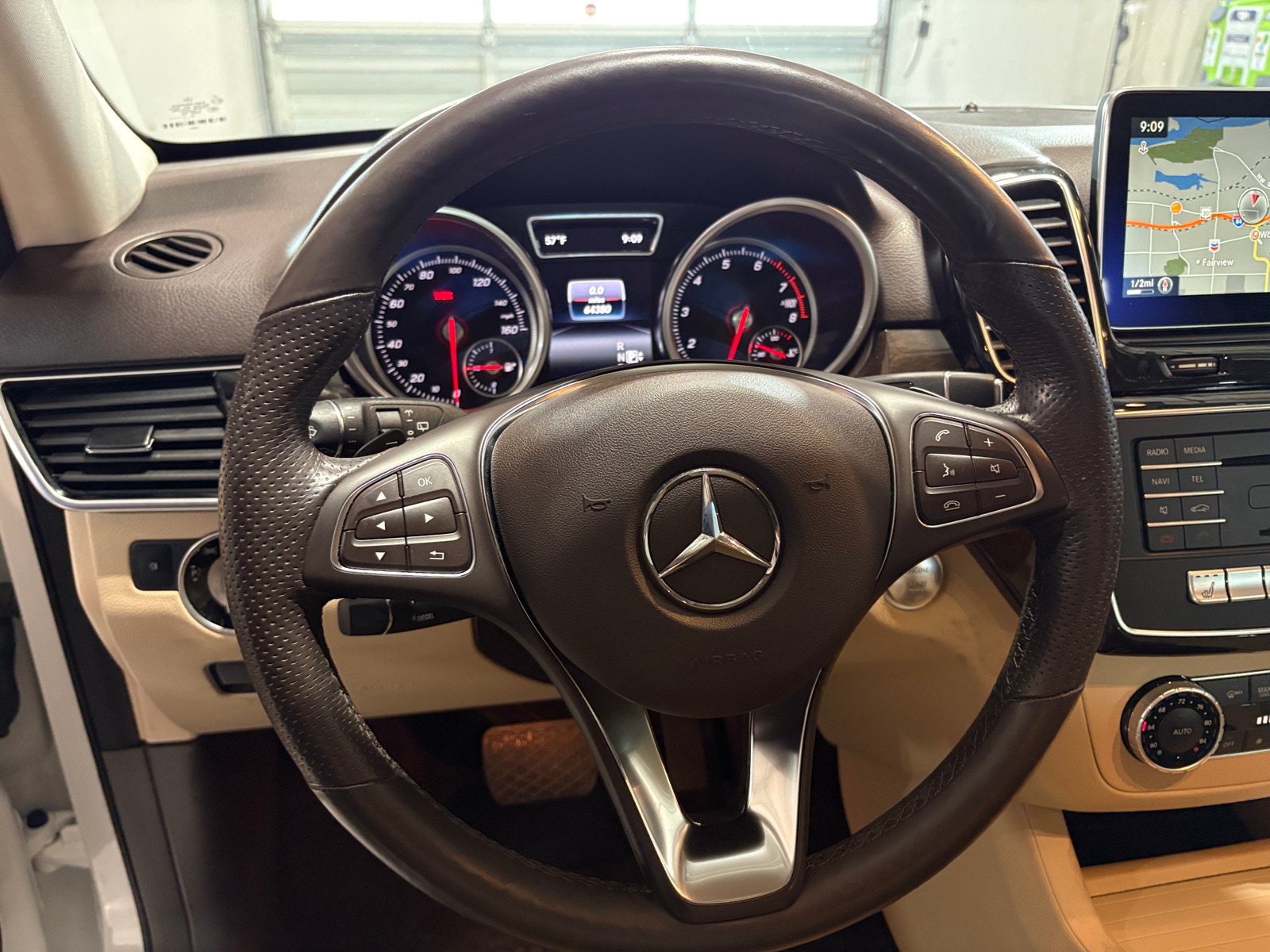 Thumbnail: 2016 Mercedes-Benz GLE - 4