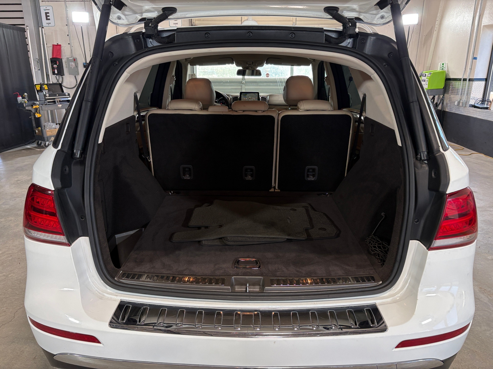 Thumbnail: 2016 Mercedes-Benz GLE - 6