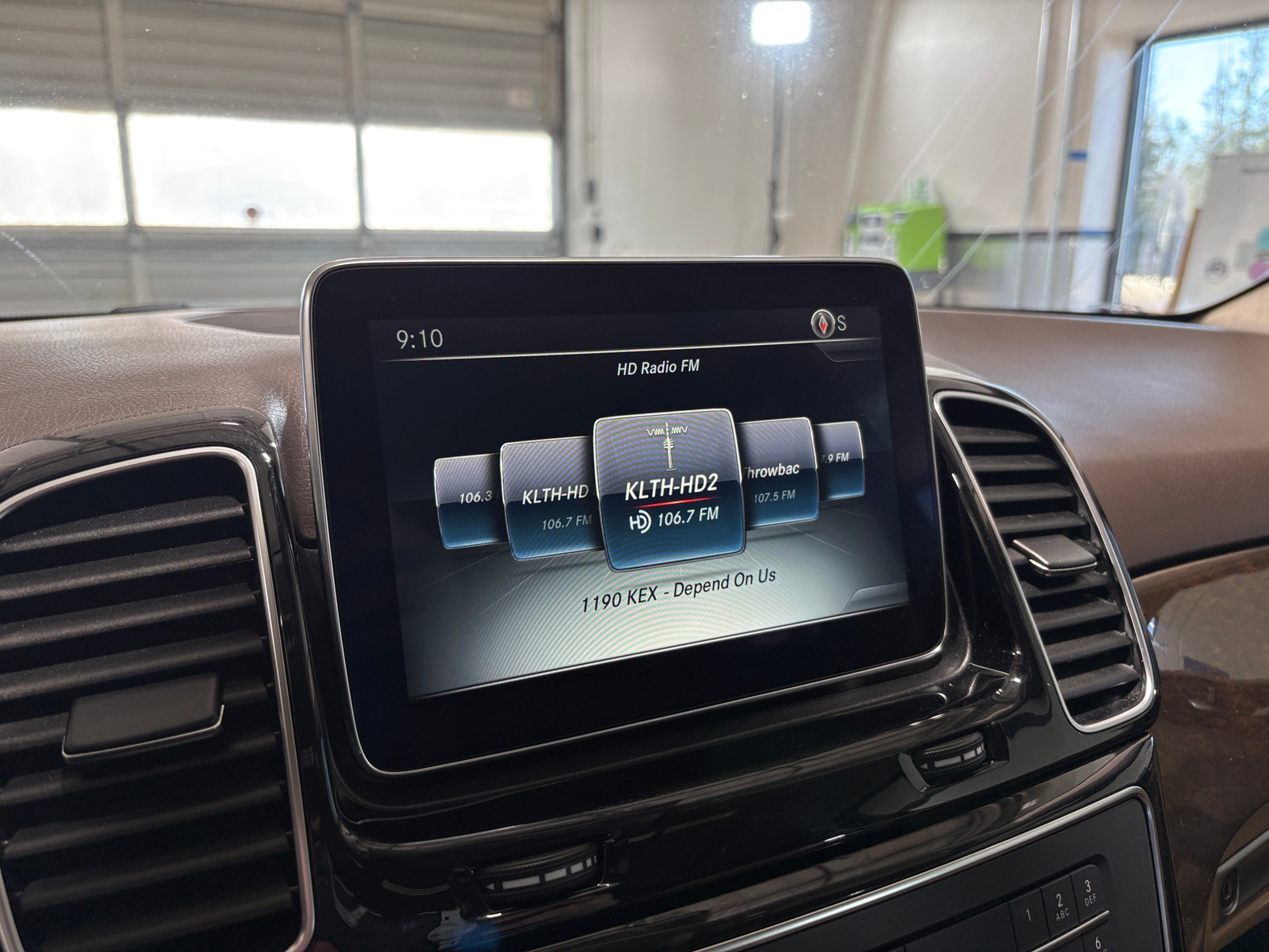 Thumbnail: 2016 Mercedes-Benz GLE - 3