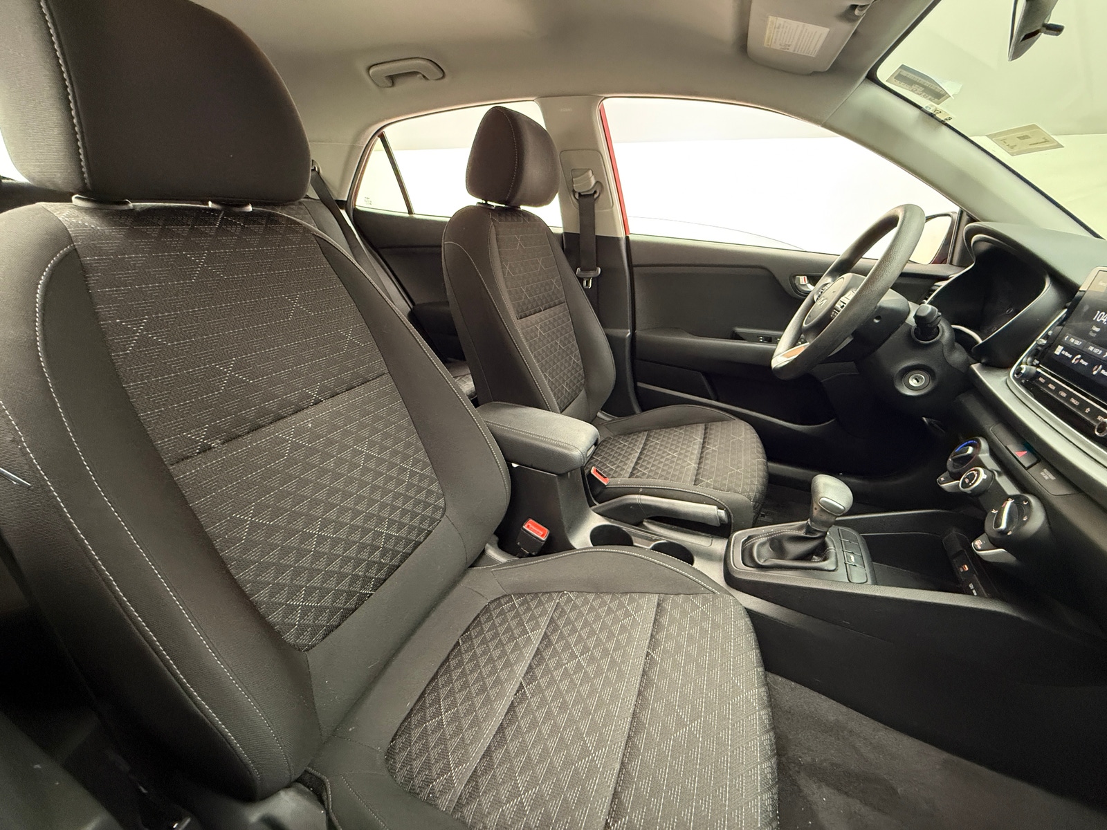 Thumbnail: 2022 Kia Rio - 2