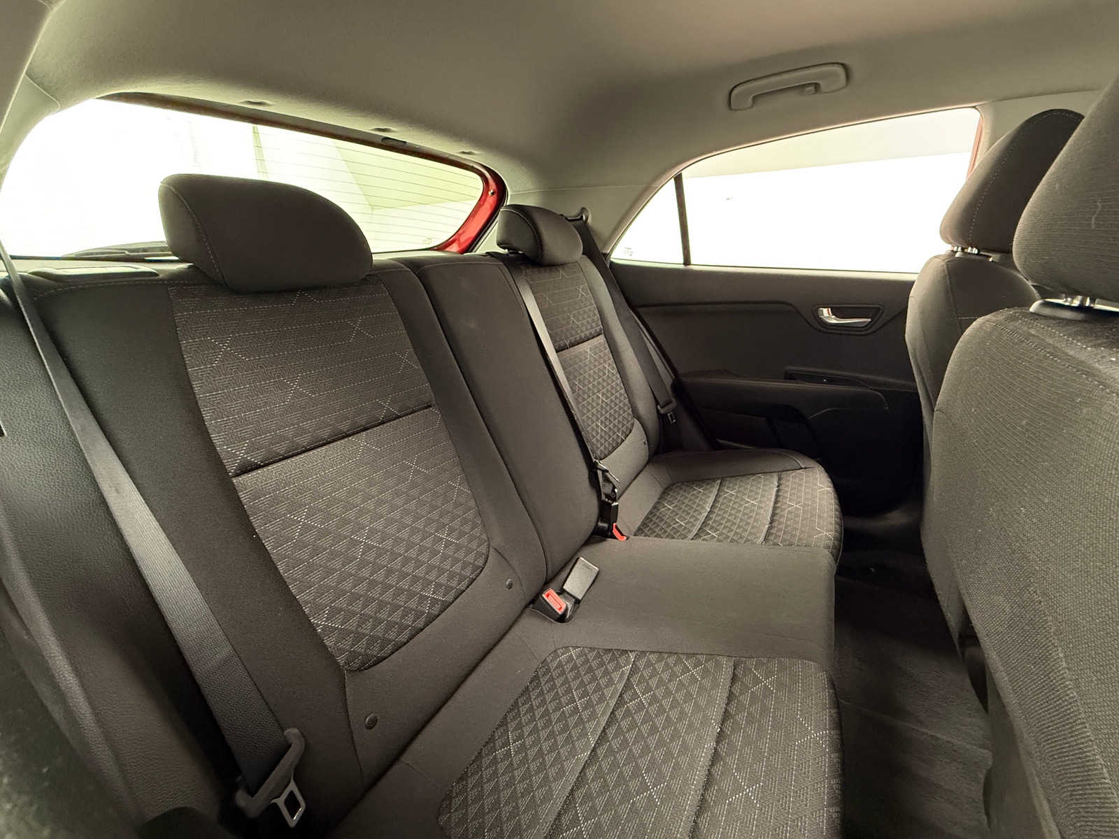 Thumbnail: 2022 Kia Rio - 6