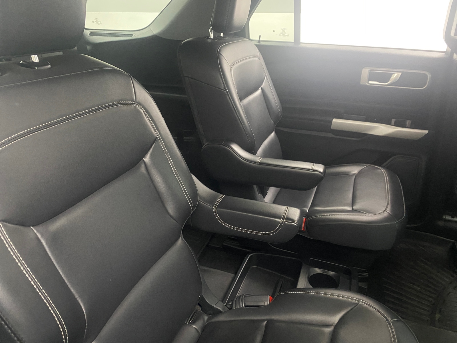 Thumbnail: 2021 Ford Explorer - 6