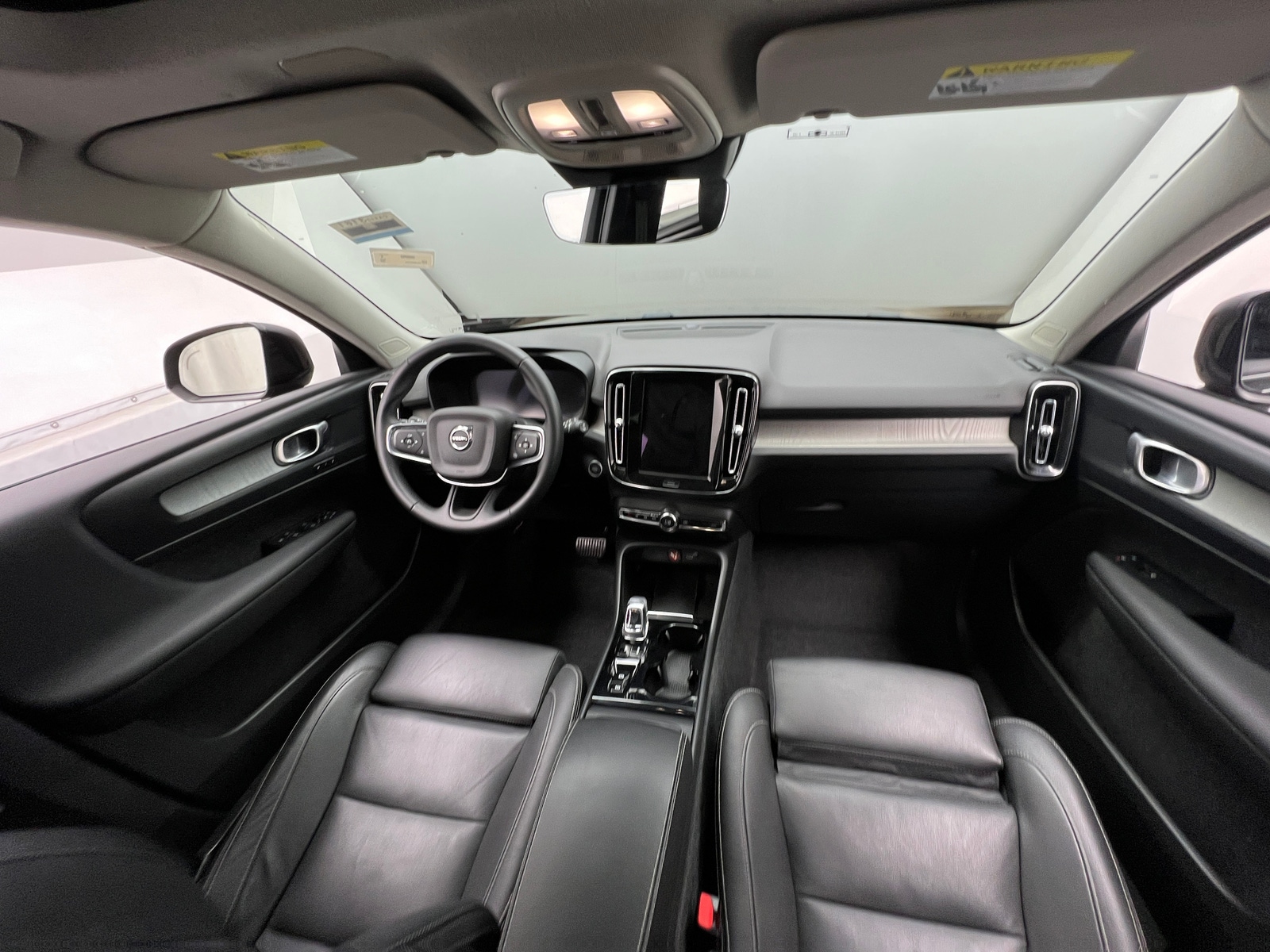 Thumbnail: 2024 Volvo XC40 - 2