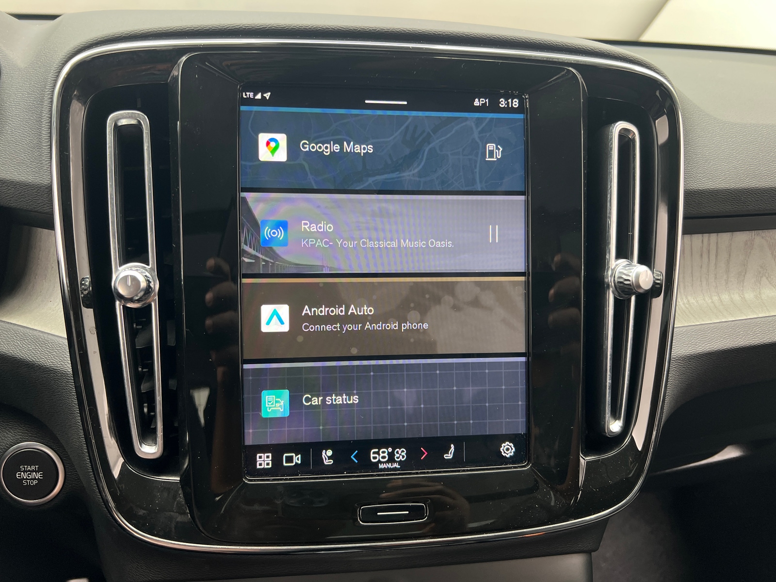 Thumbnail: 2024 Volvo XC40 - 3