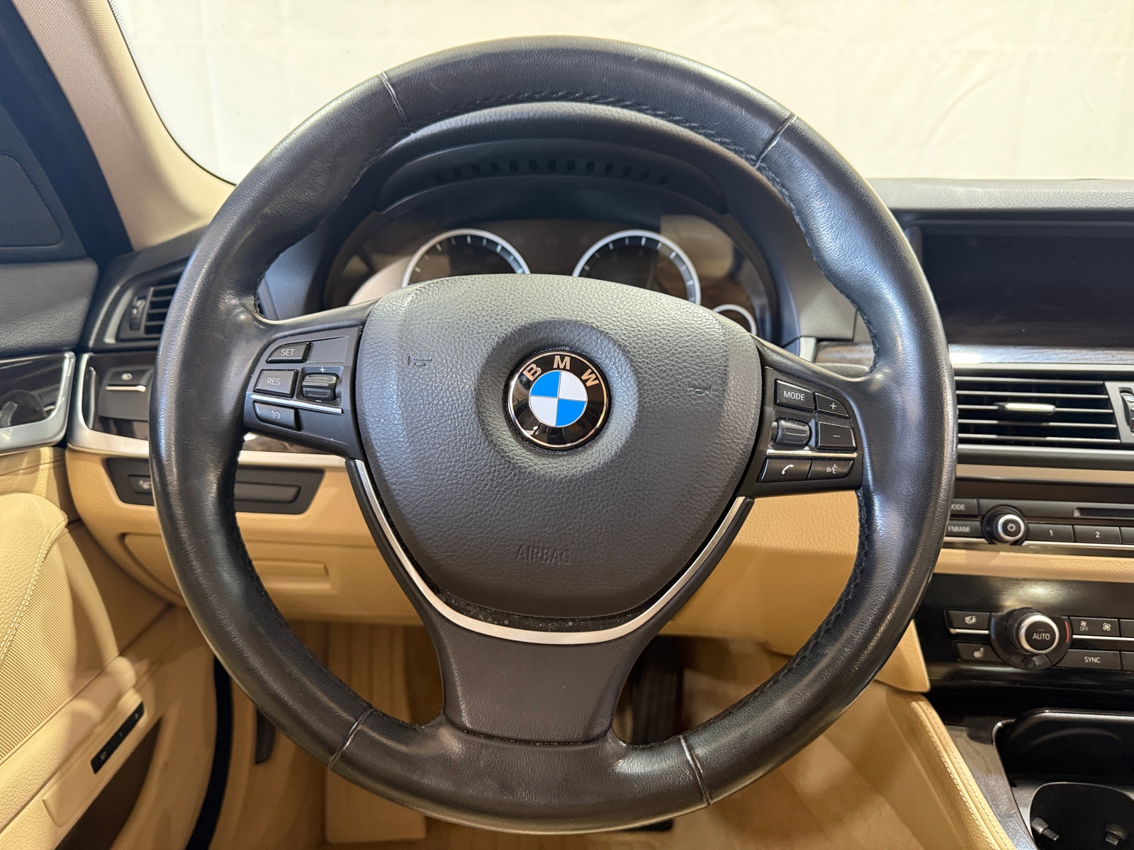 Thumbnail: 2015 BMW 5 Series - 4