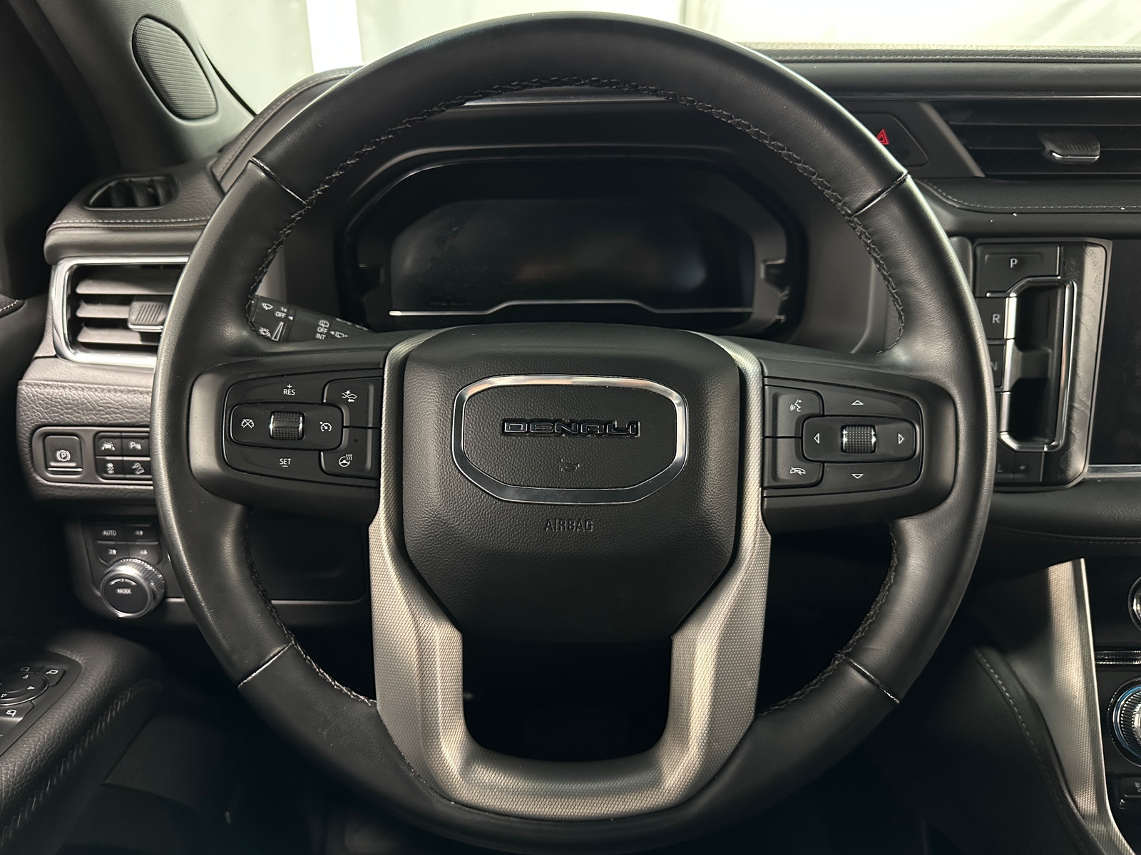 Thumbnail: 2023 GMC Yukon - 4