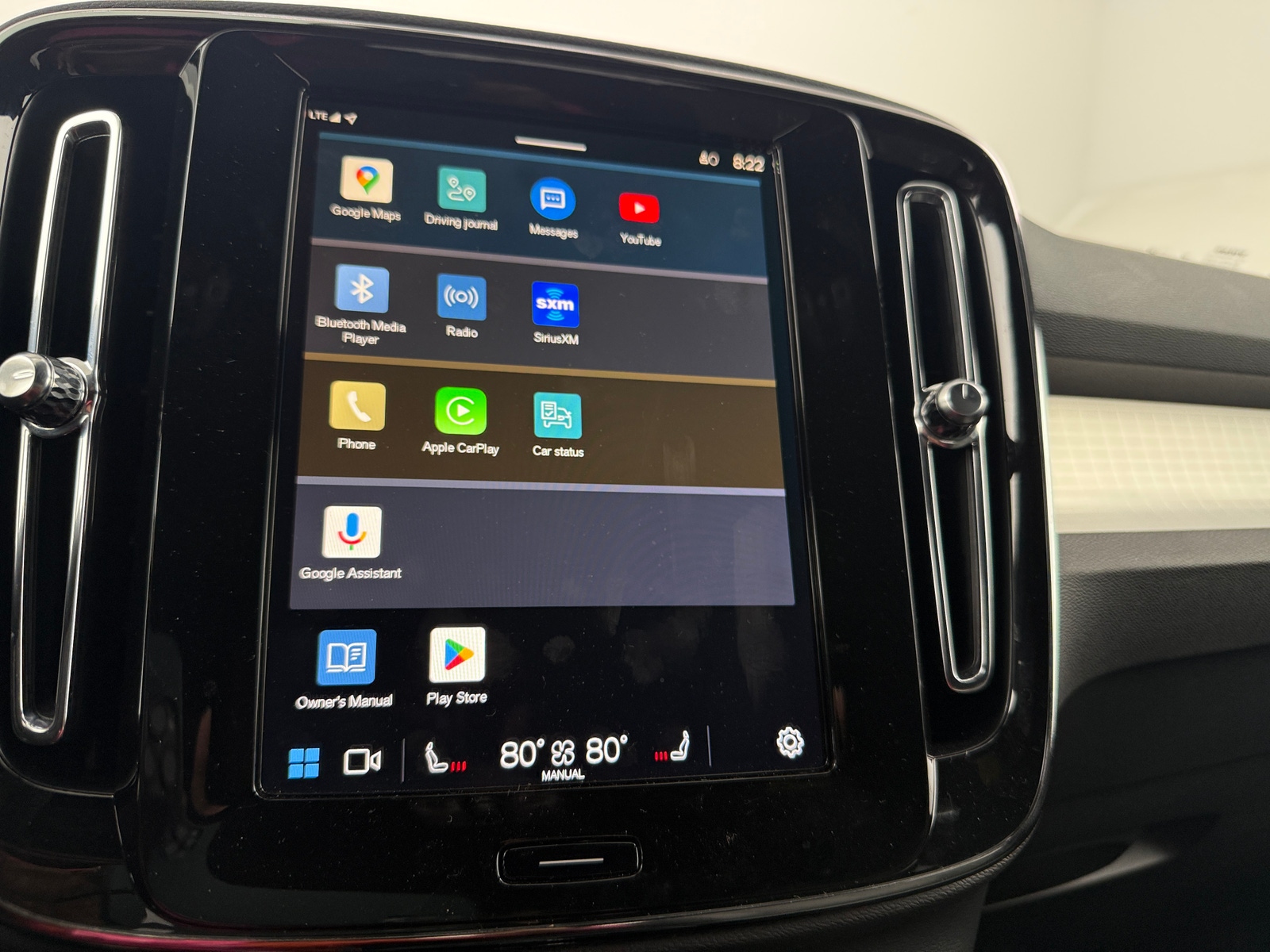 Thumbnail: 2025 Volvo XC40 - 4