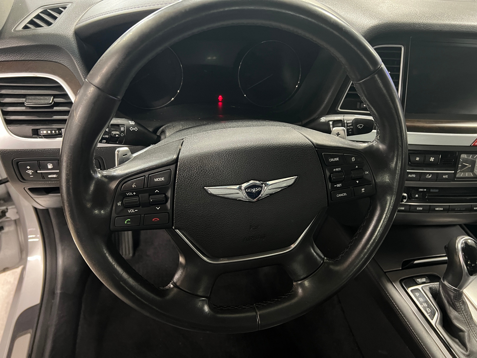 Thumbnail: 2017 Genesis G80 - 4