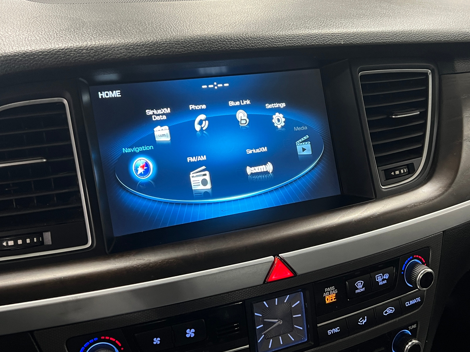 Thumbnail: 2017 Genesis G80 - 3